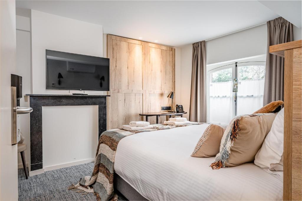 Double or Twin Deluxe