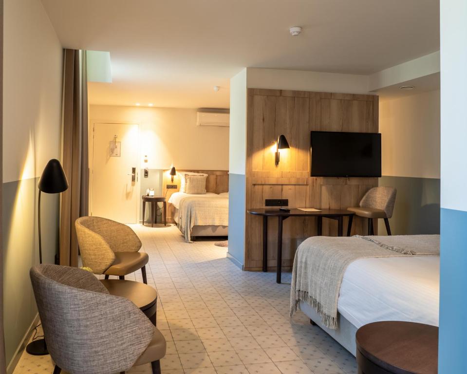 Family Room Standard