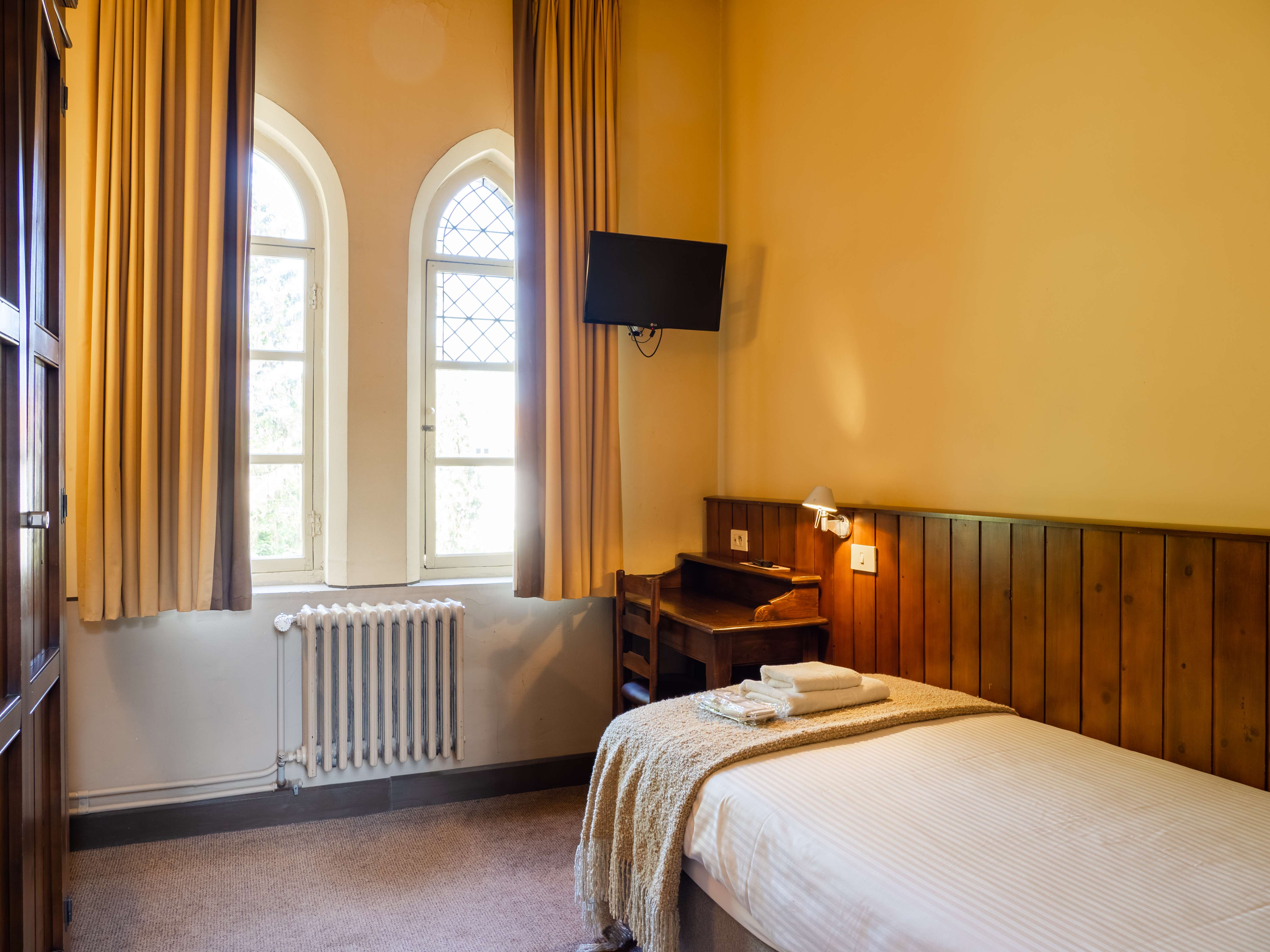 Single with Shared Bathroom