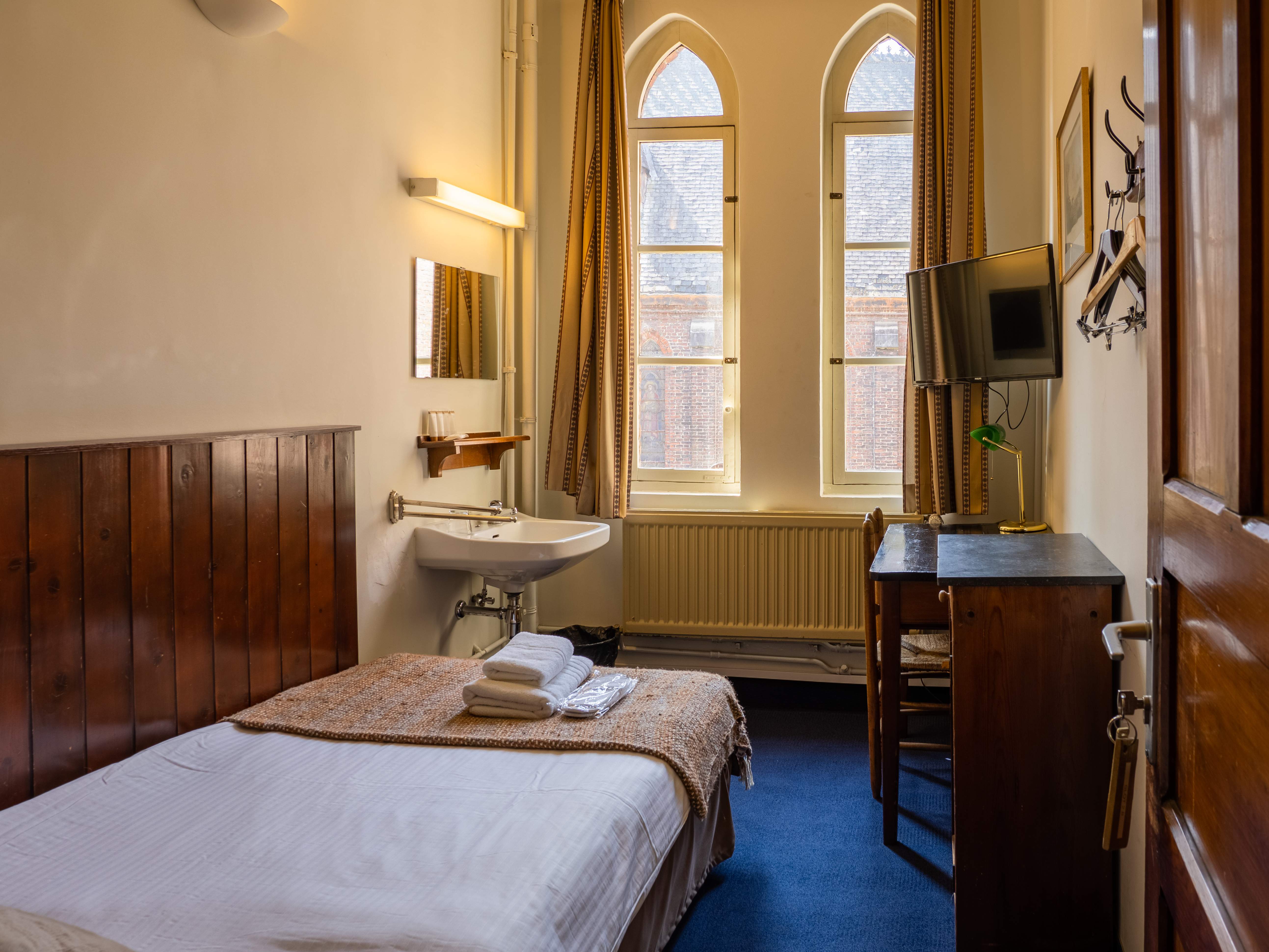 Single with Shared Bathroom