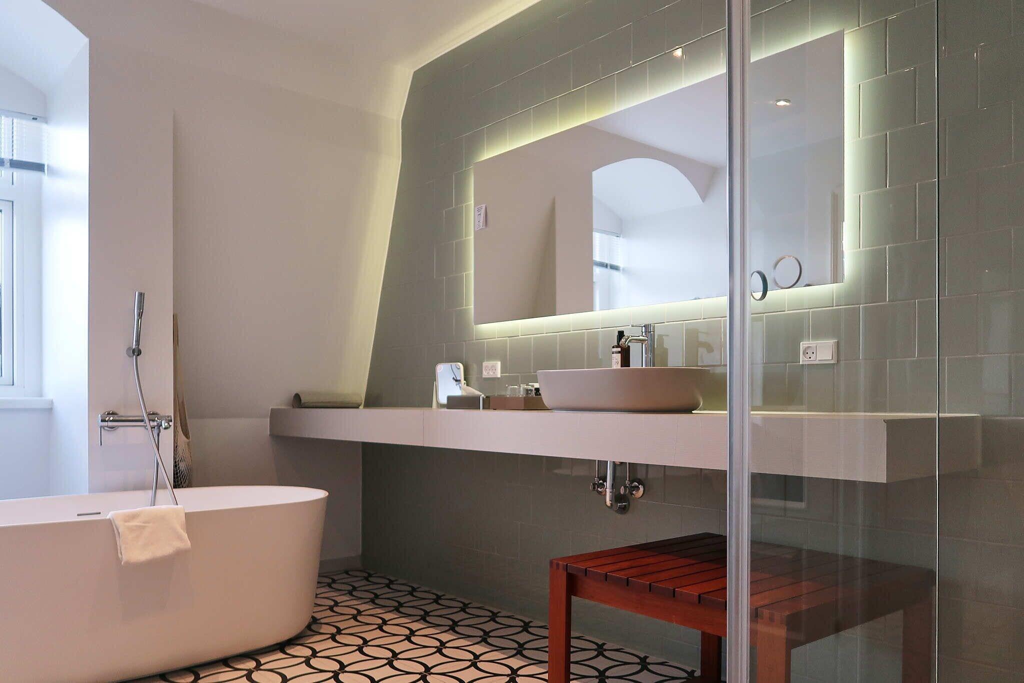 Junior Suite King Size Bed