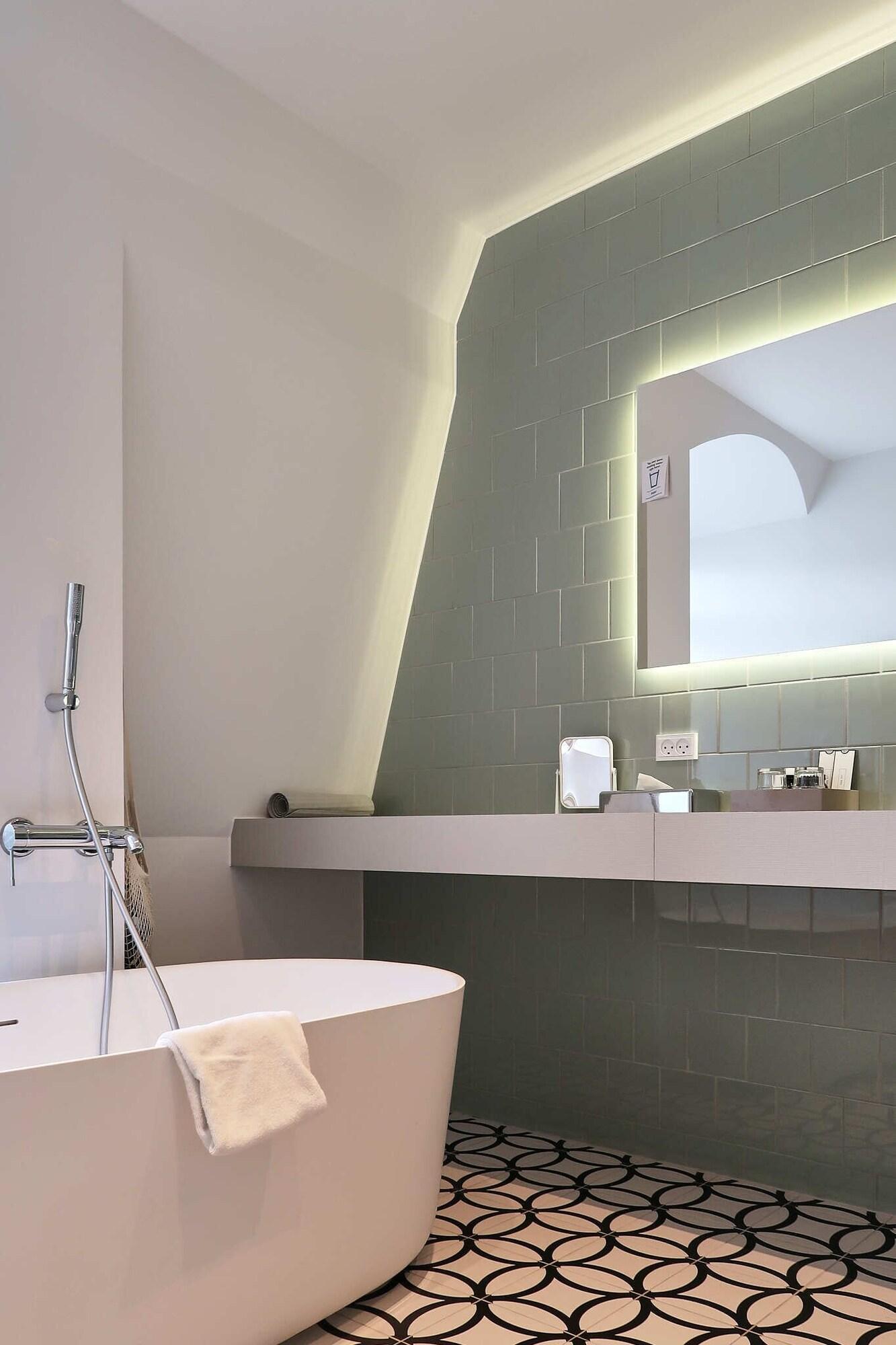 Junior Suite King Size Bed