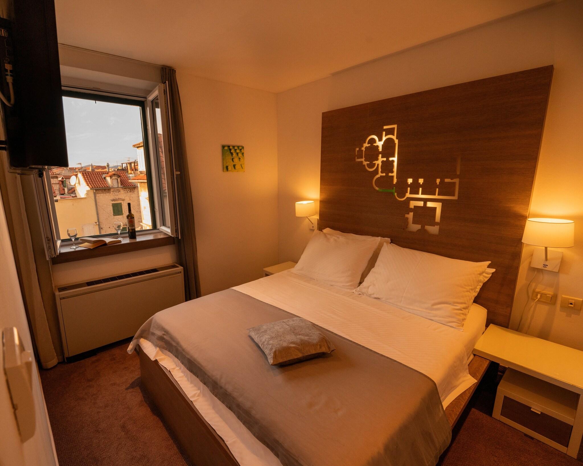 Suite Queen Size Bed