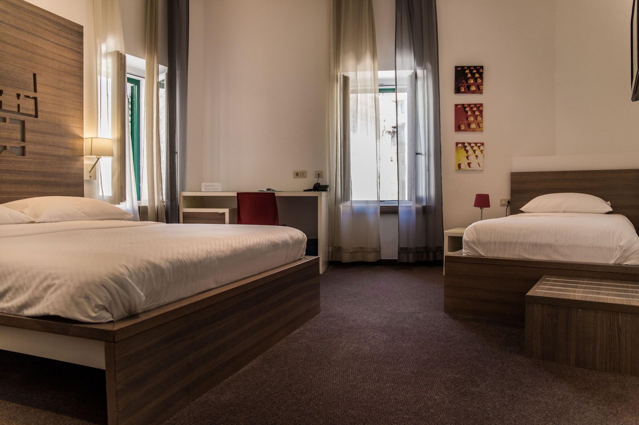 Suite Queen Size Bed