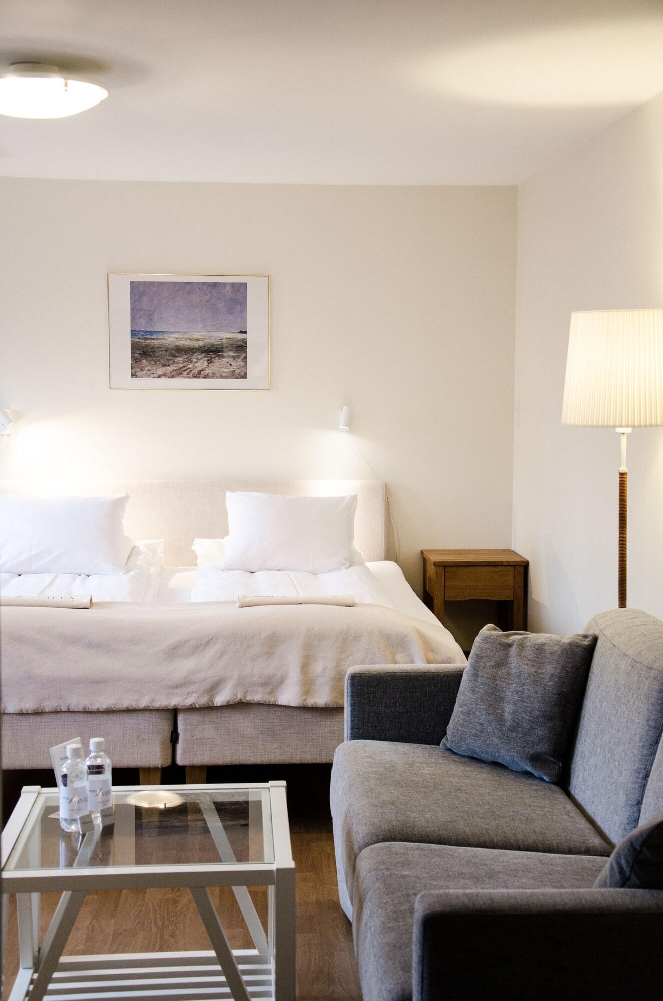 Apartment King Size Bed