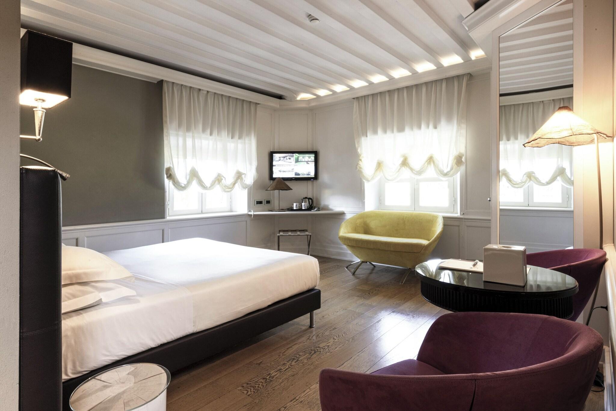 Double Deluxe King Bed