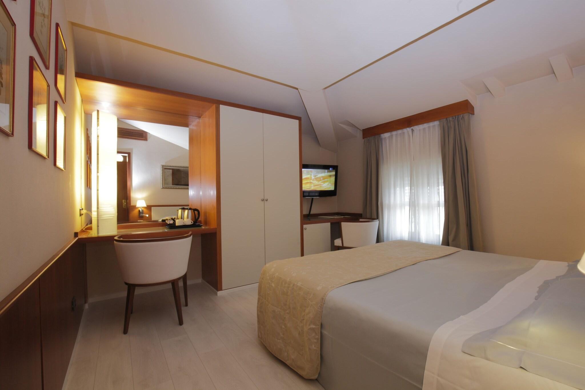 Double Classic King Bed