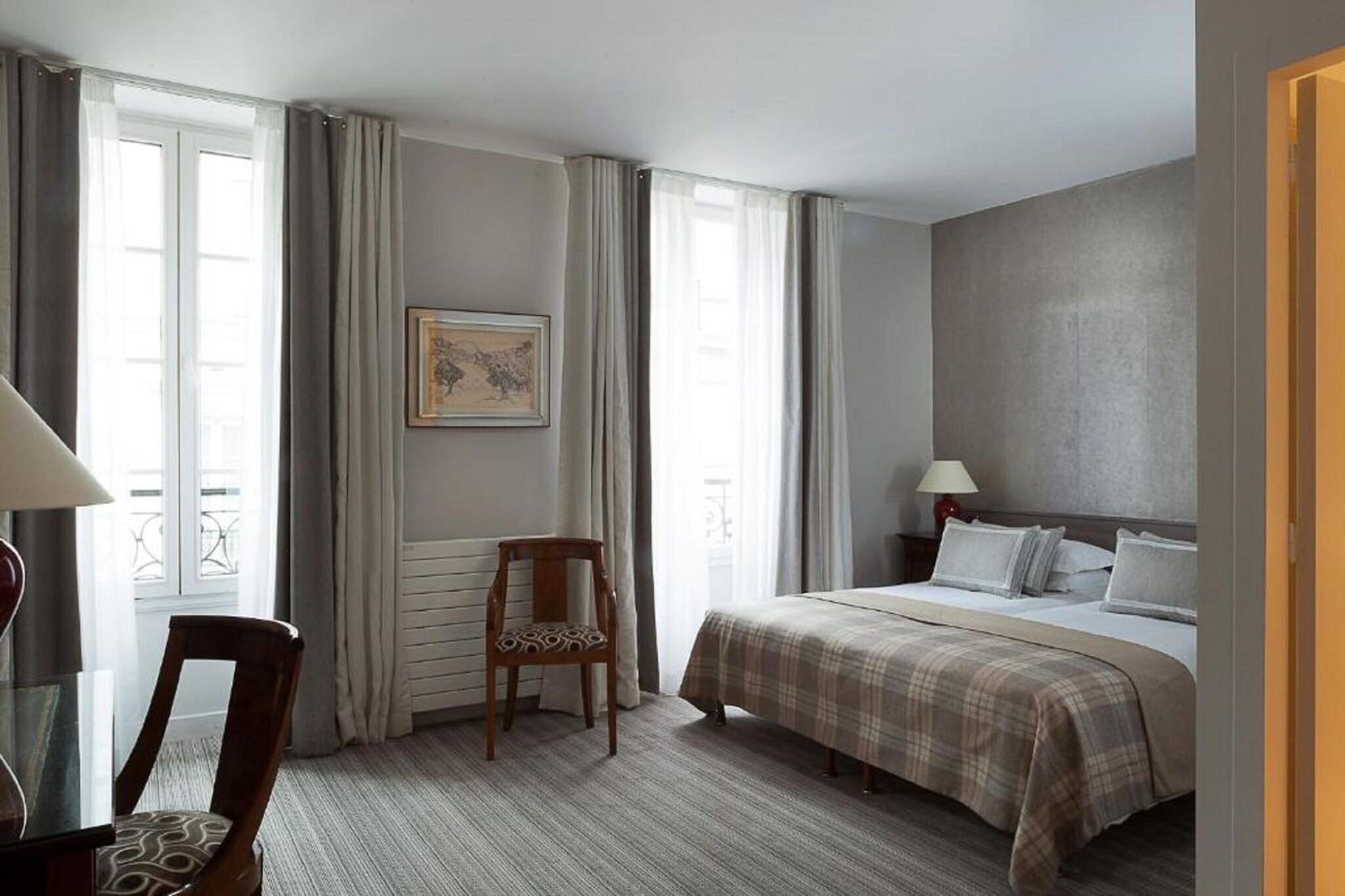 Double Deluxe Queen Bed