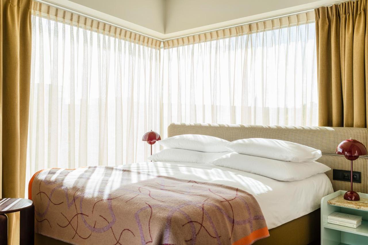 Double Single Deluxe