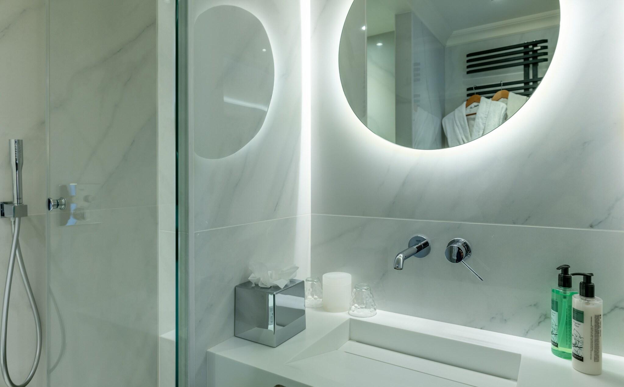 Double Classic King Bed