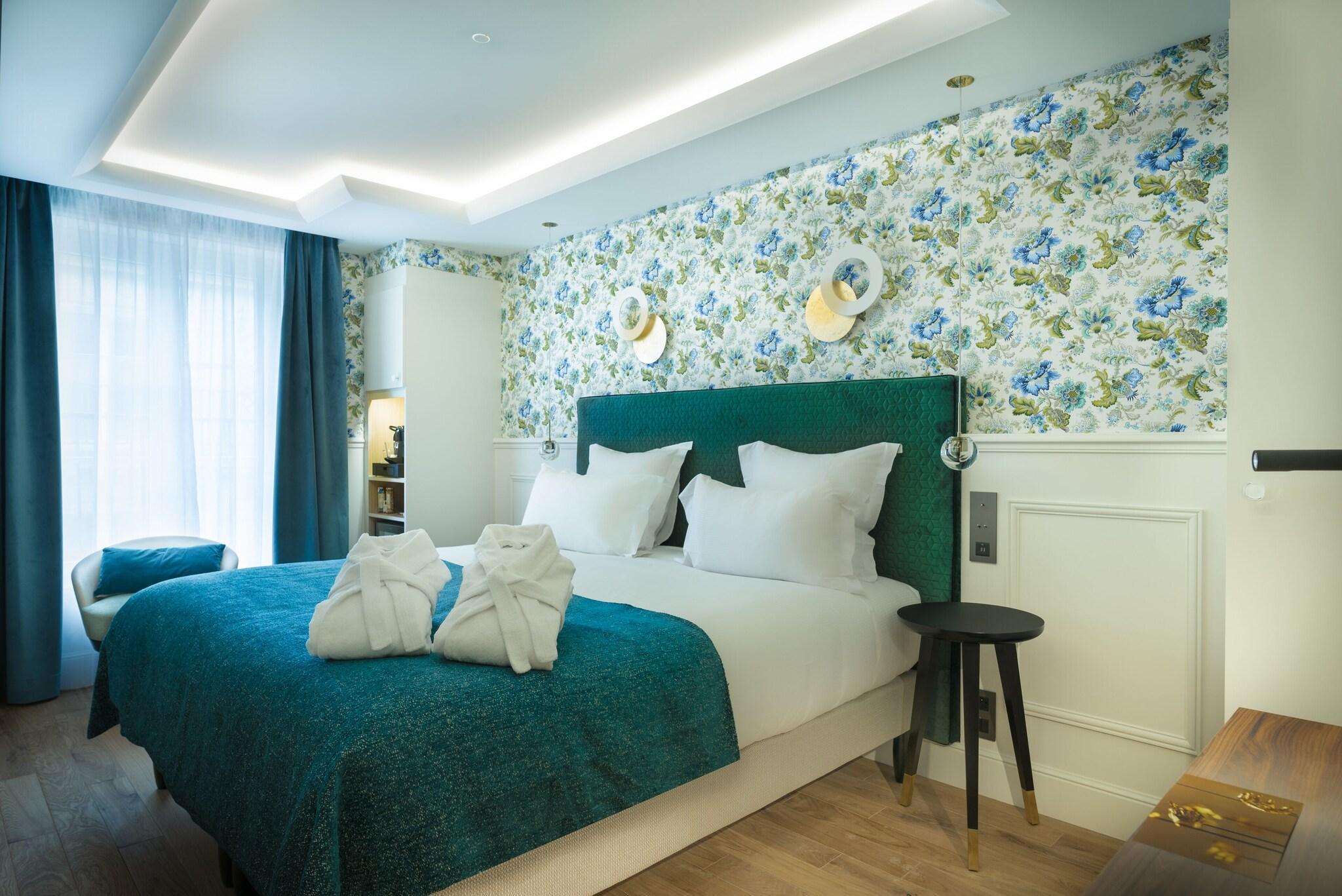 Double Classic King Bed