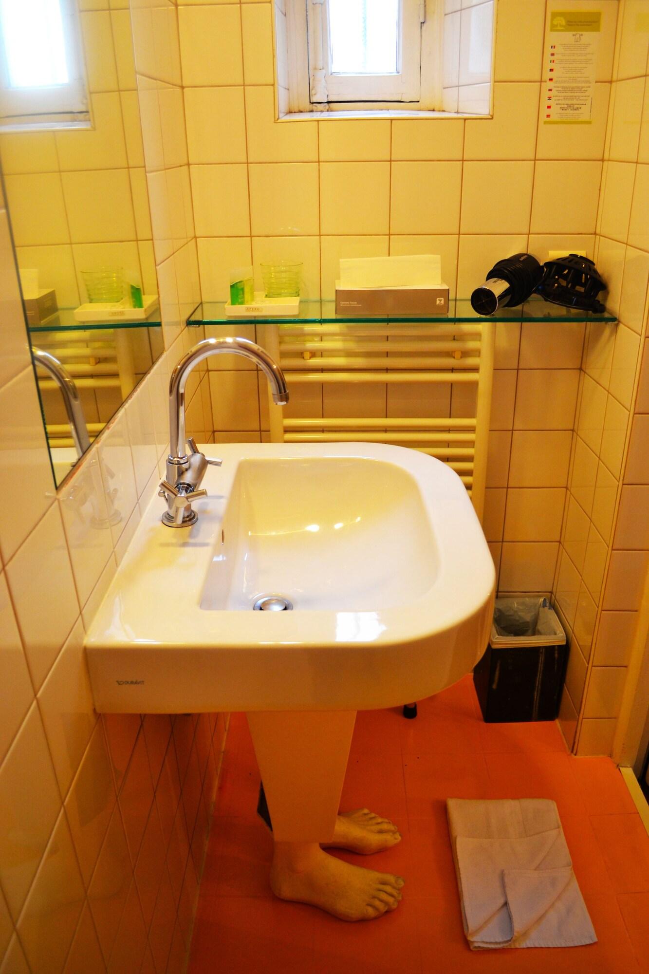 Quadruple Deluxe King Bed