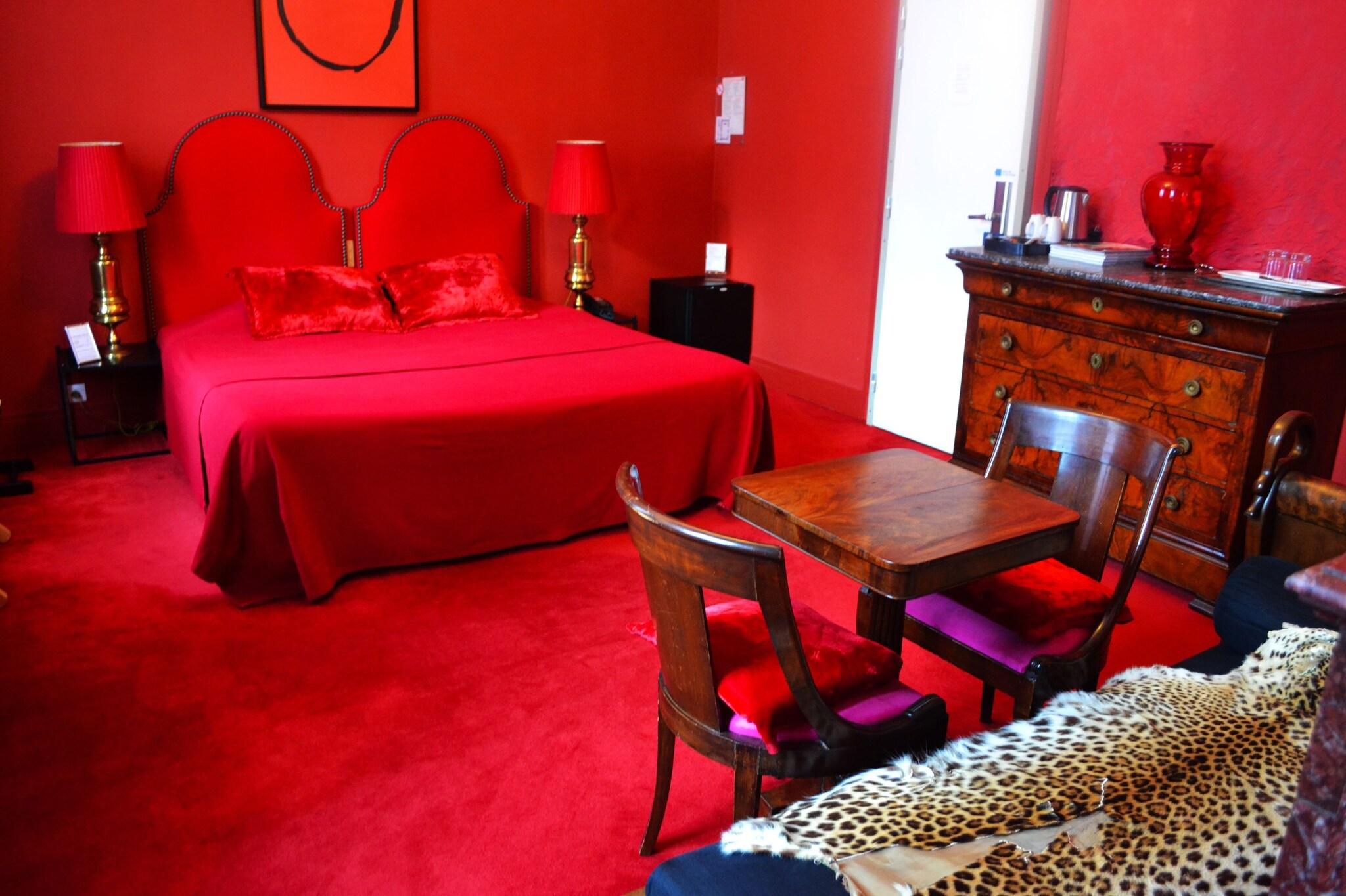 Triple Deluxe Queen Bed