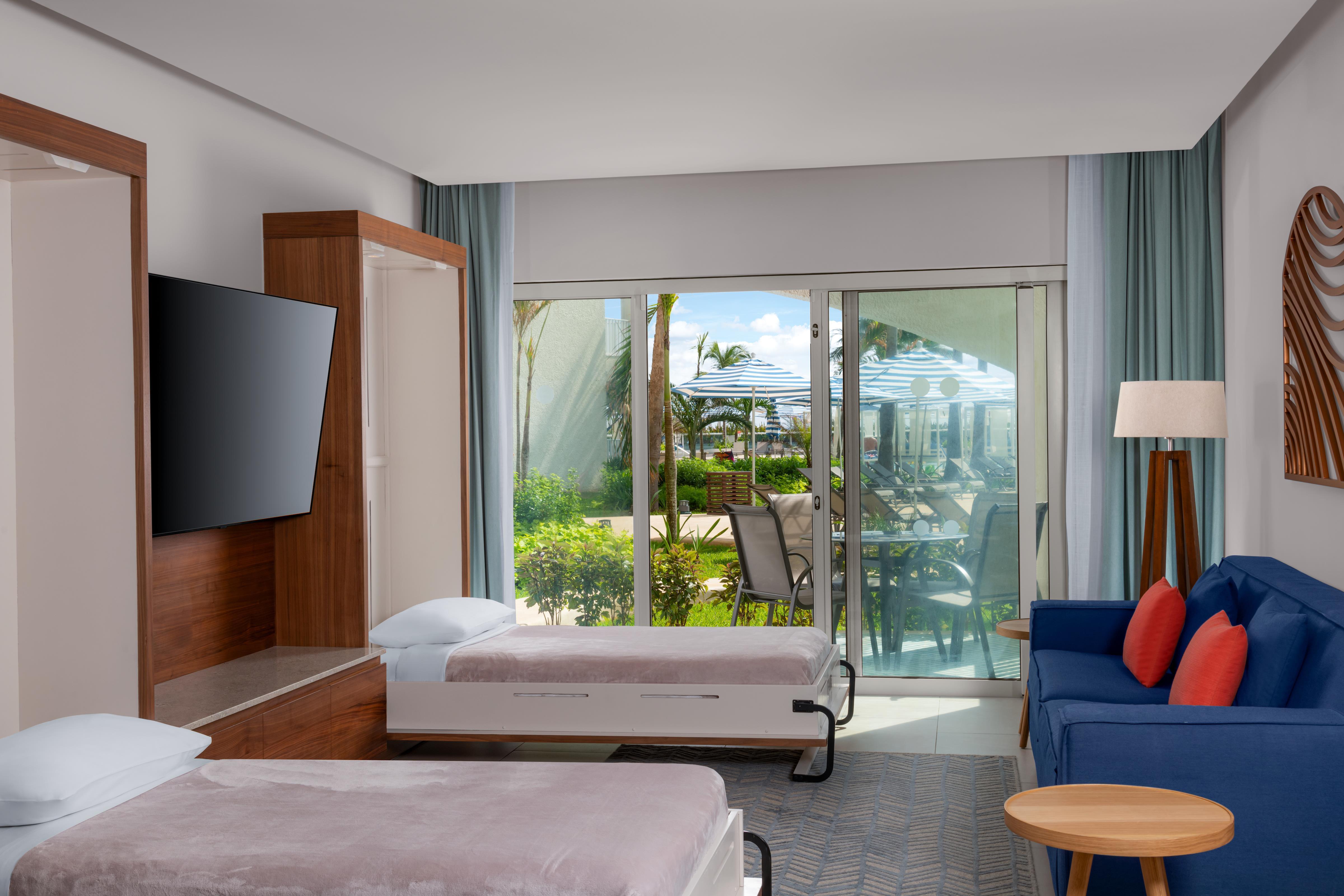Suite Pool View