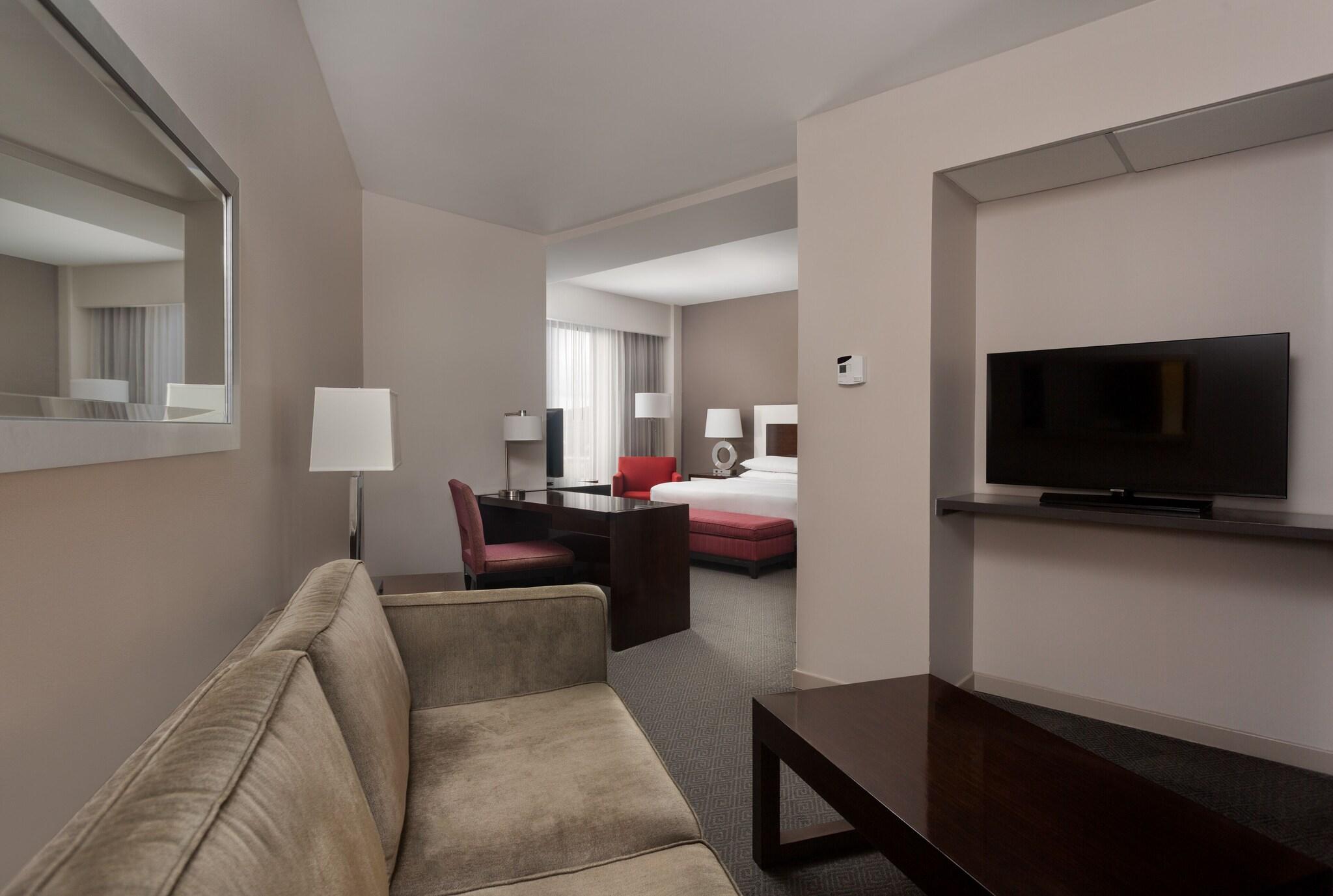 Suite City View King Bed