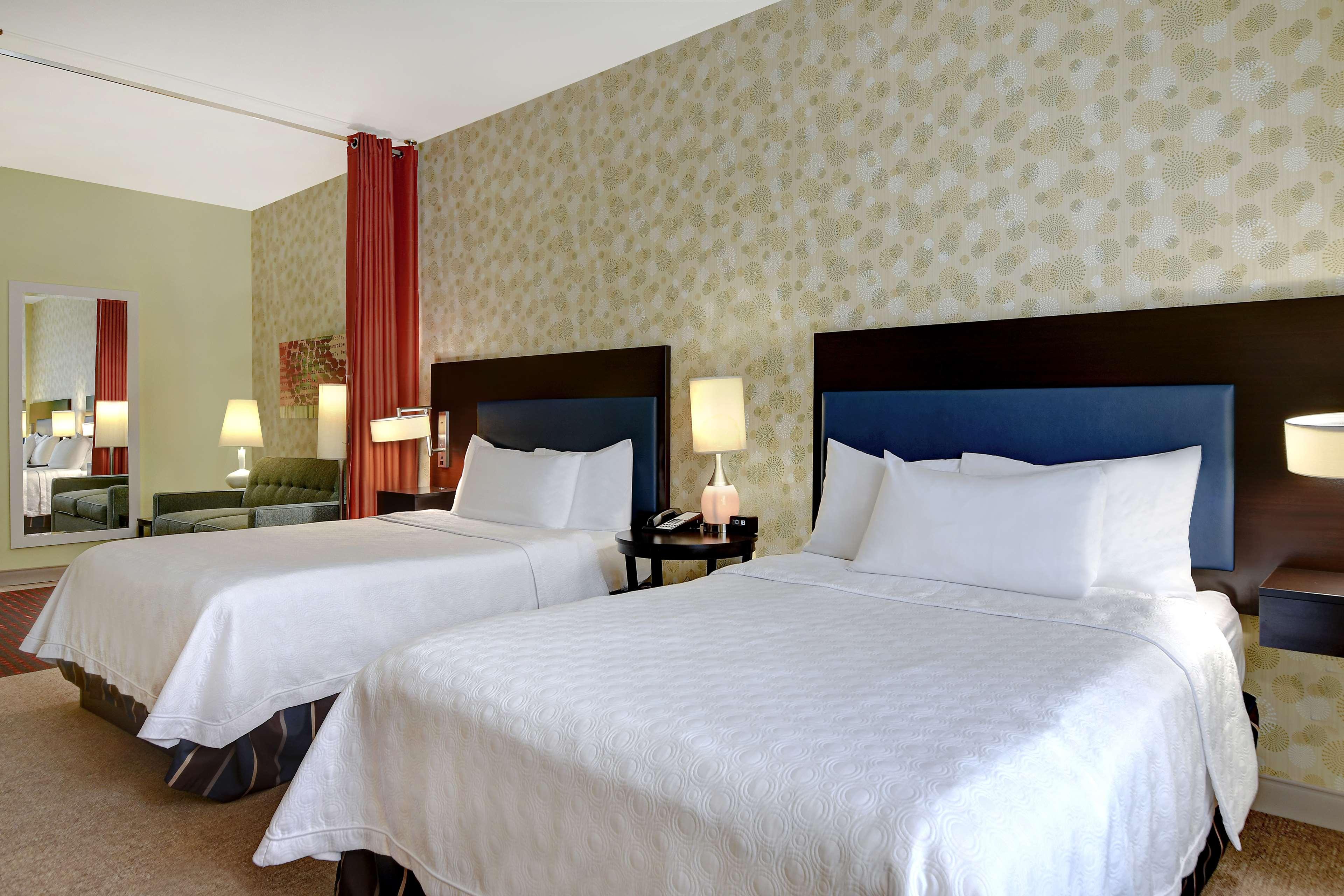 Studio Two Queen Beds