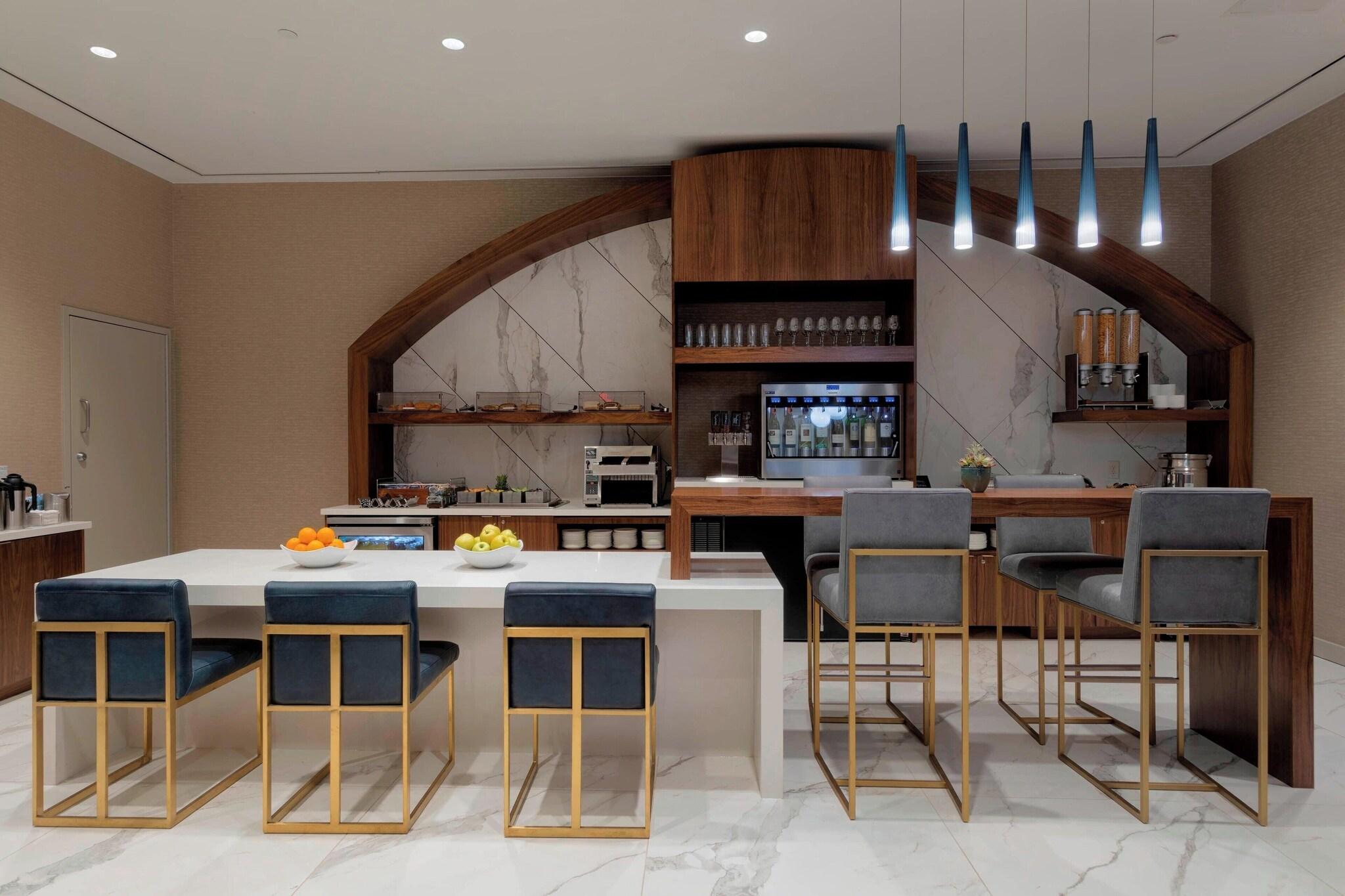 Double Club Two Queen Beds