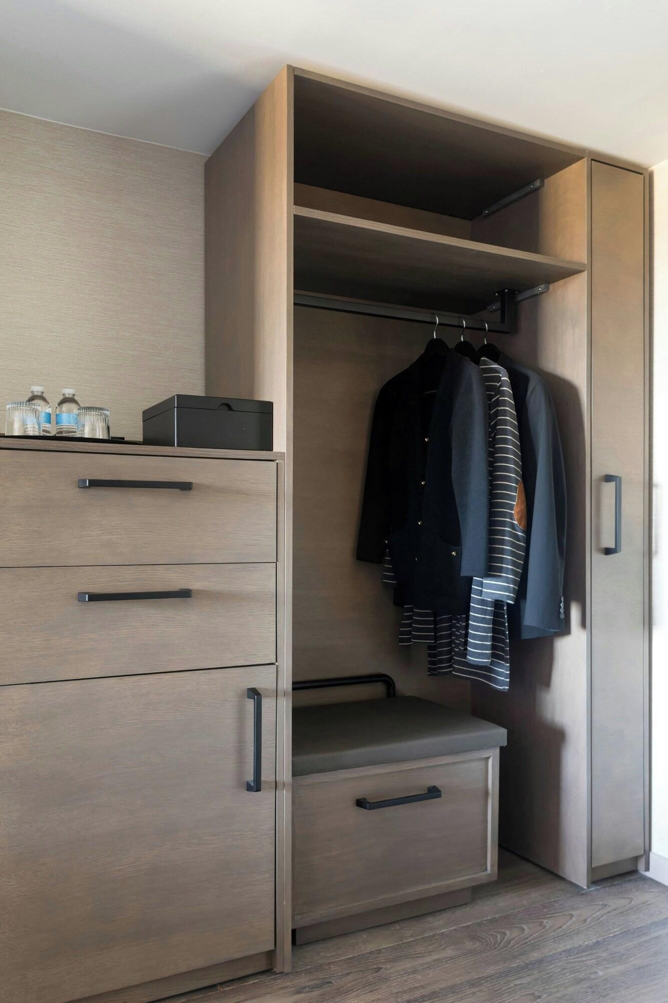 Double Club King Bed