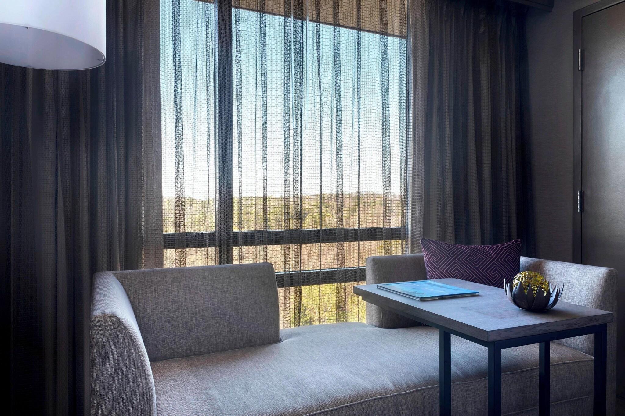 Double Club King Bed