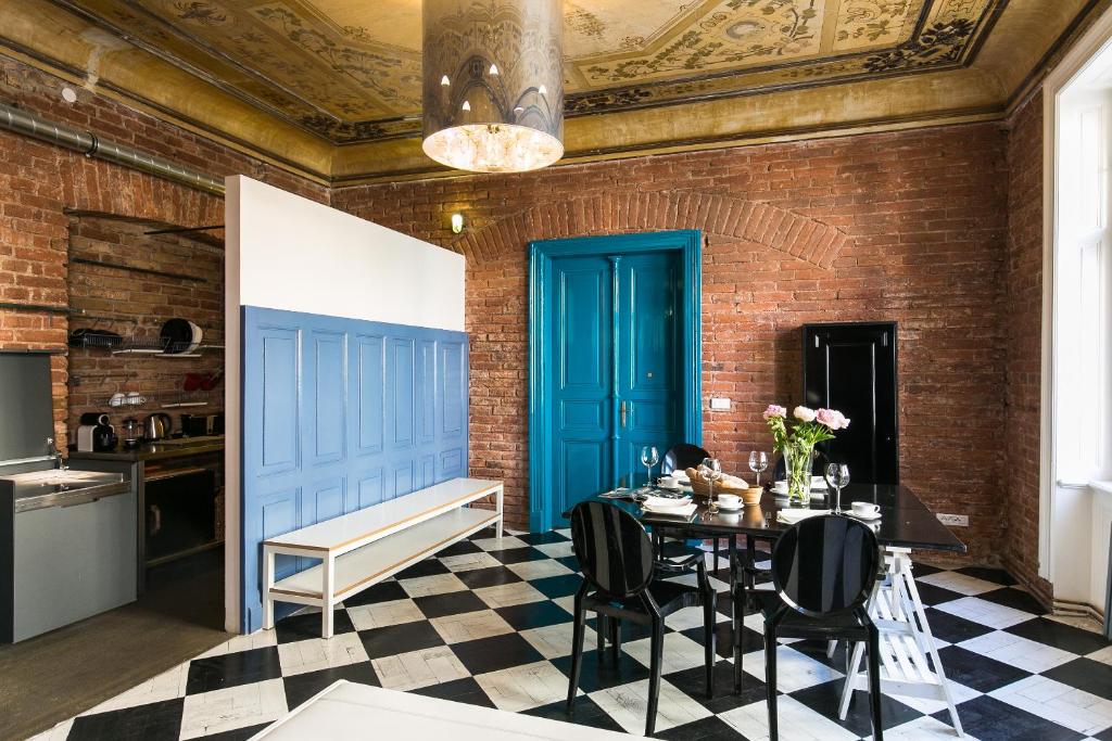 Apartment Capacity 10