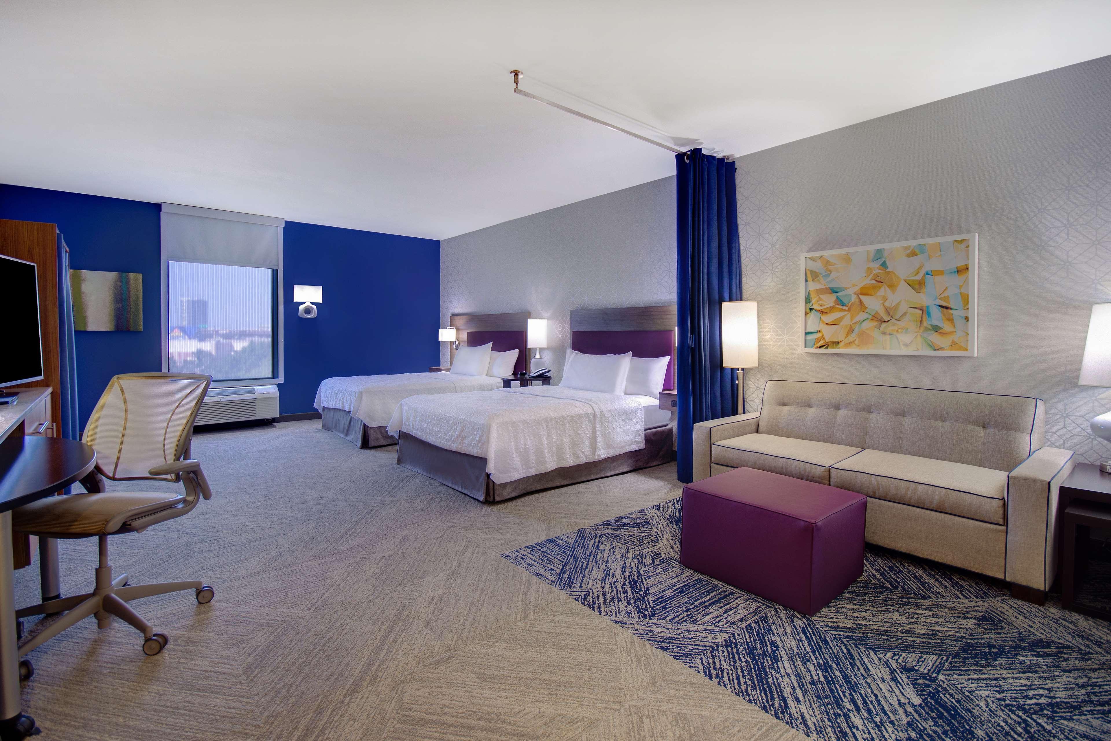 Studio Two Queen Beds