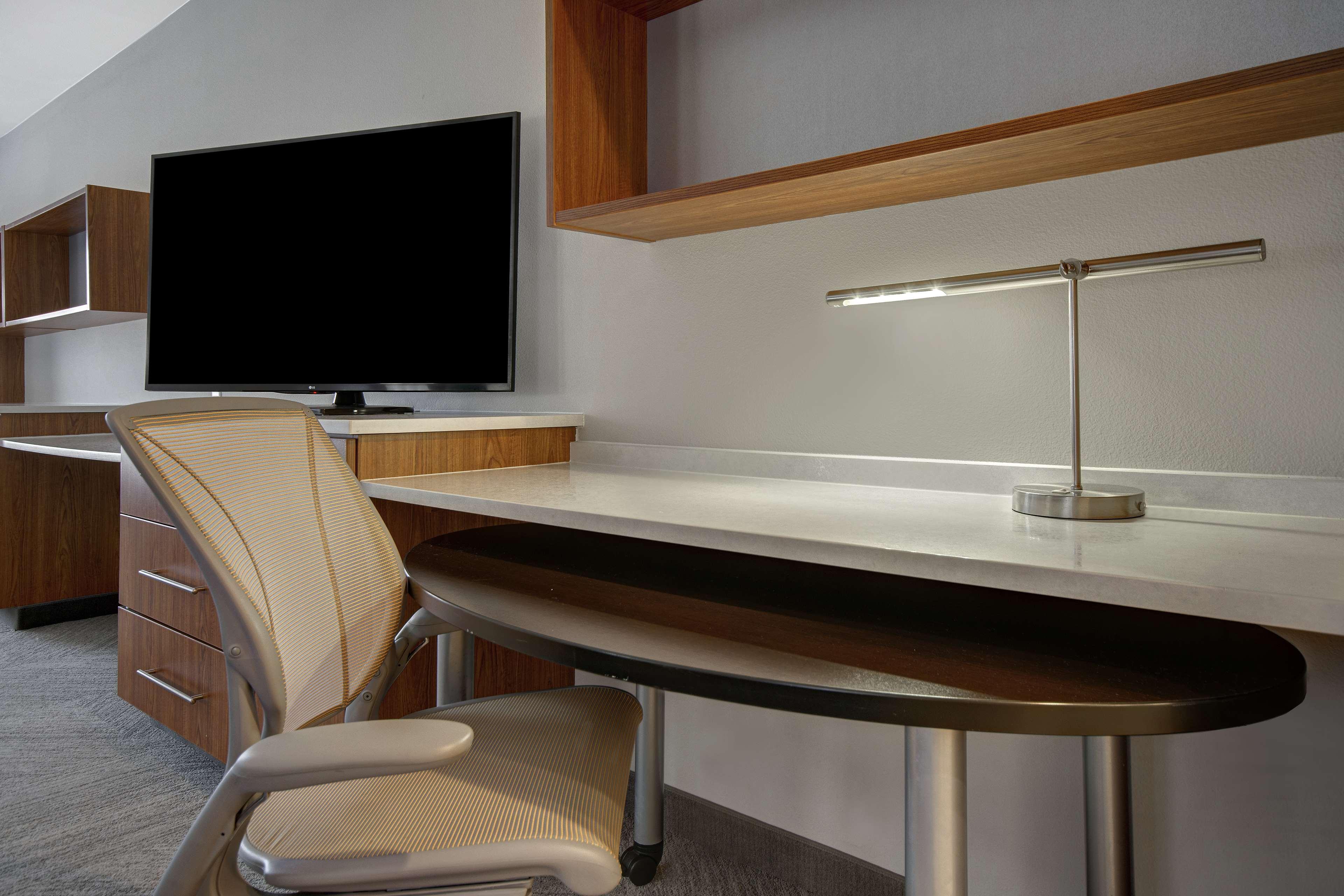 Studio Two Queen Beds Non Smoking