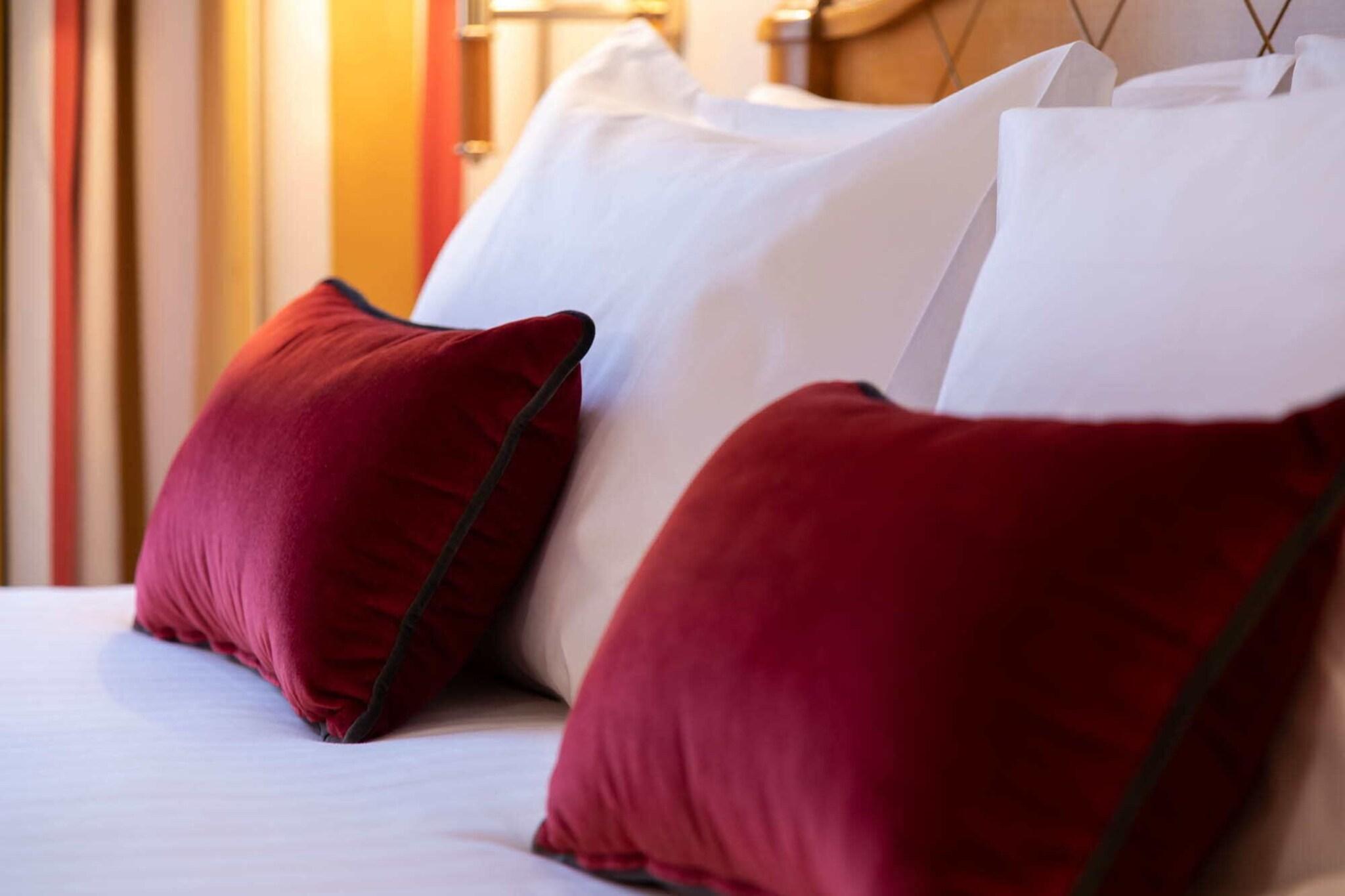 Suite Queen Size Bed