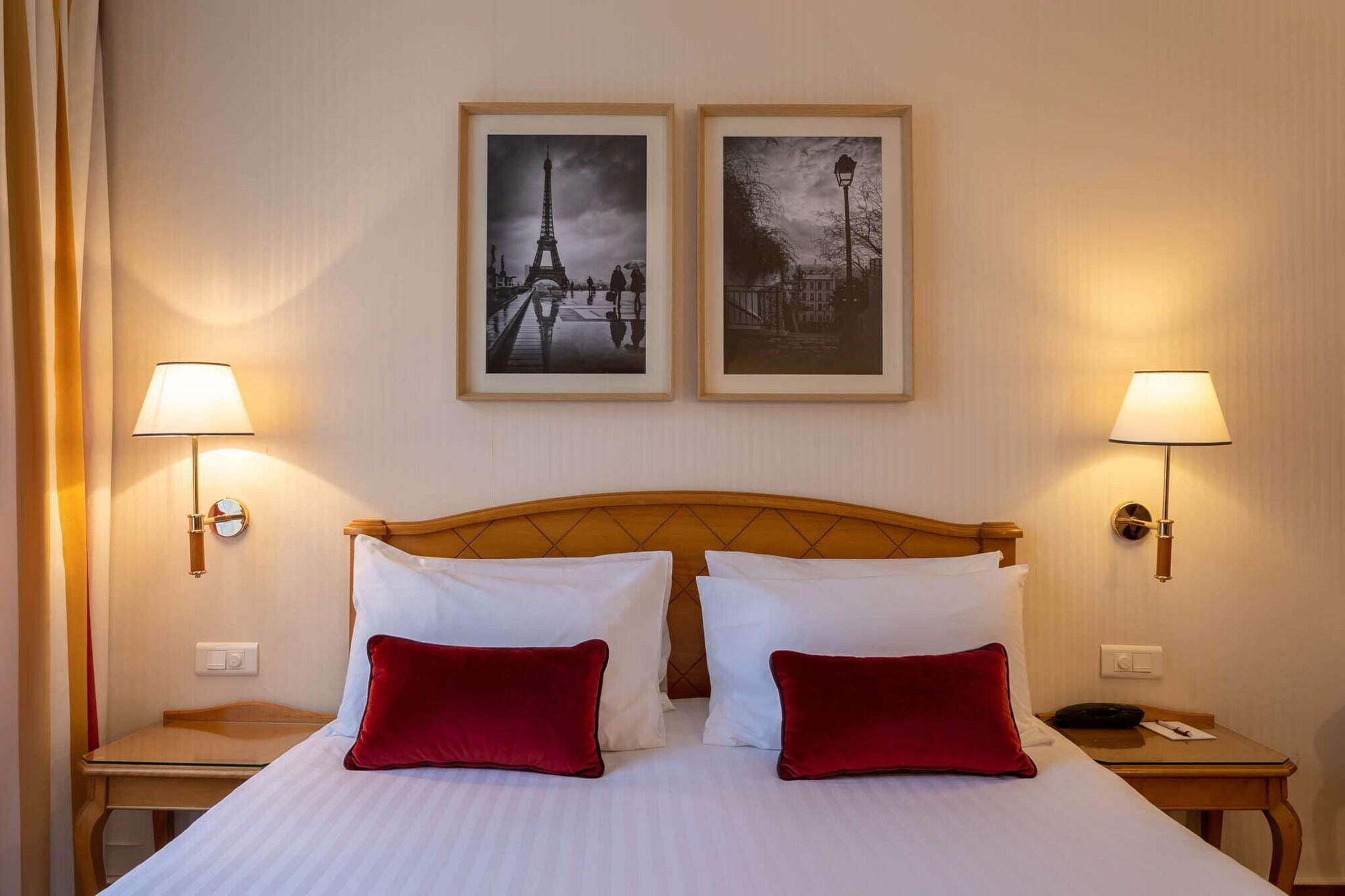 Suite Queen Size Bed