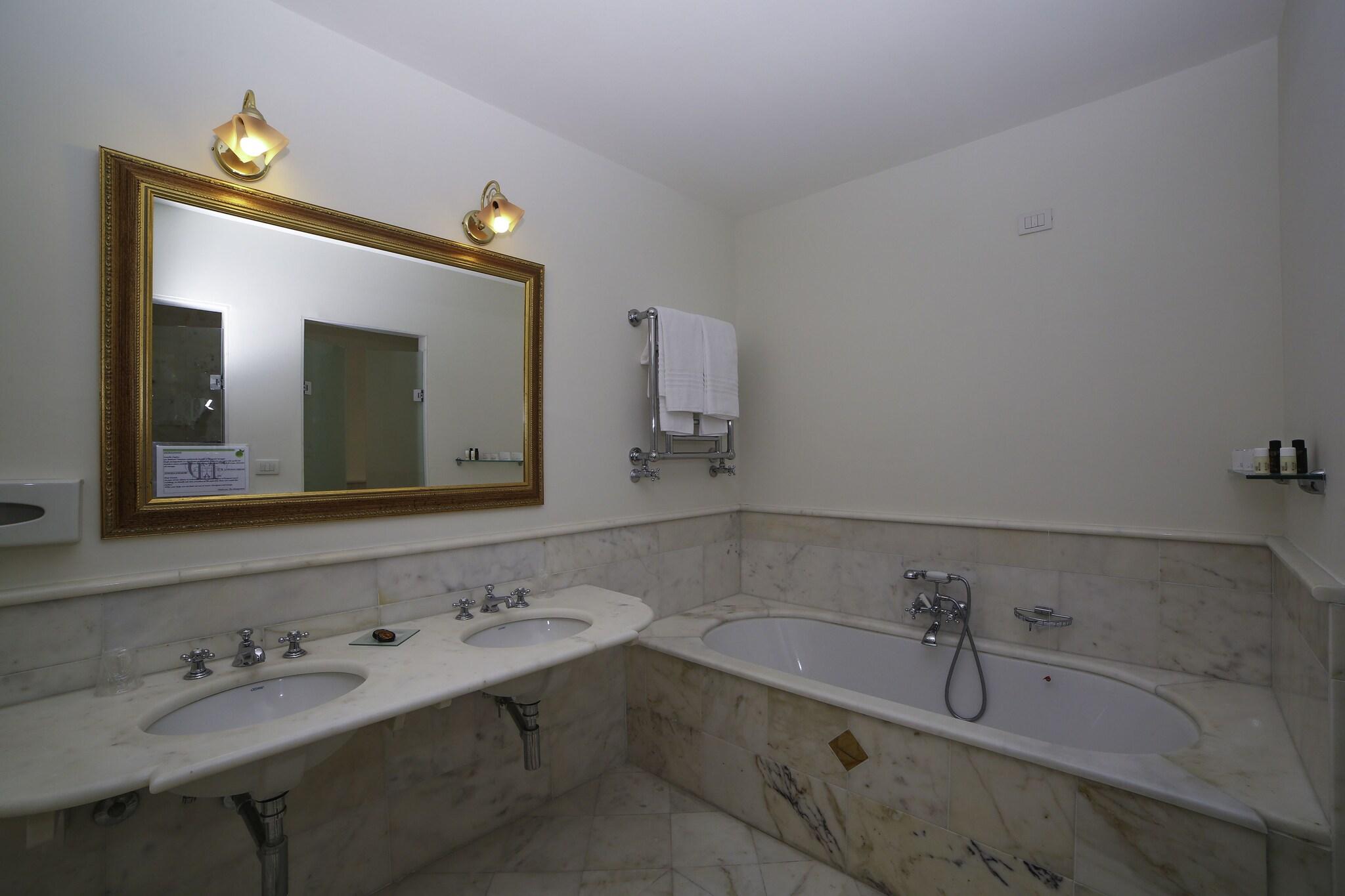 Double Deluxe Queen Bed