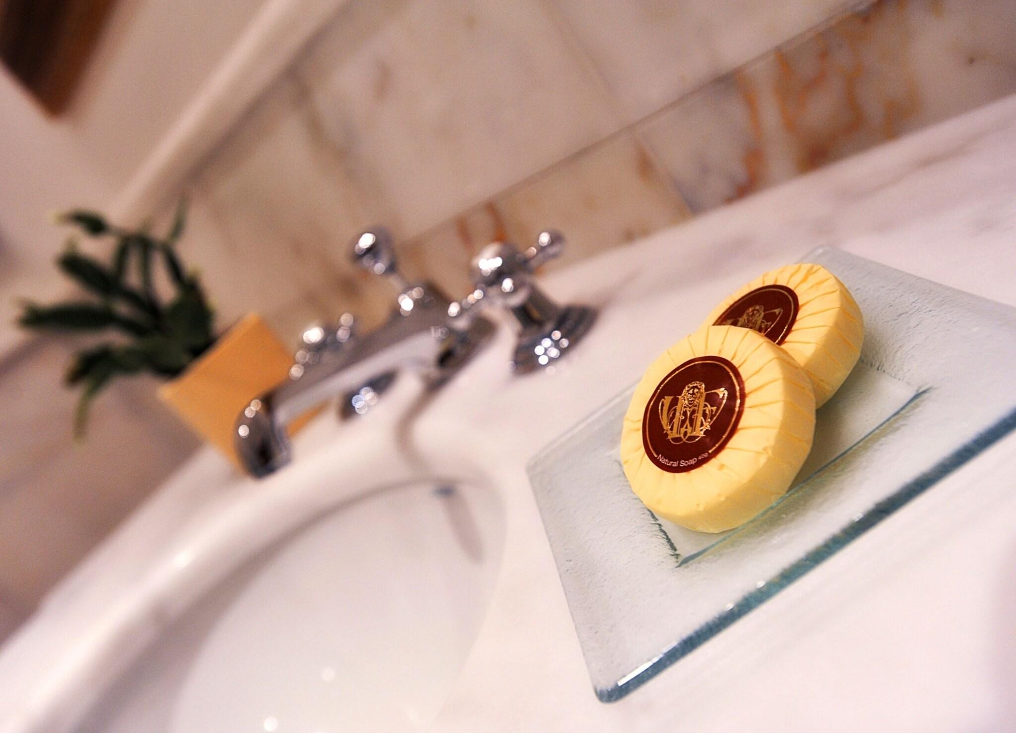 Double Queen Size Bed