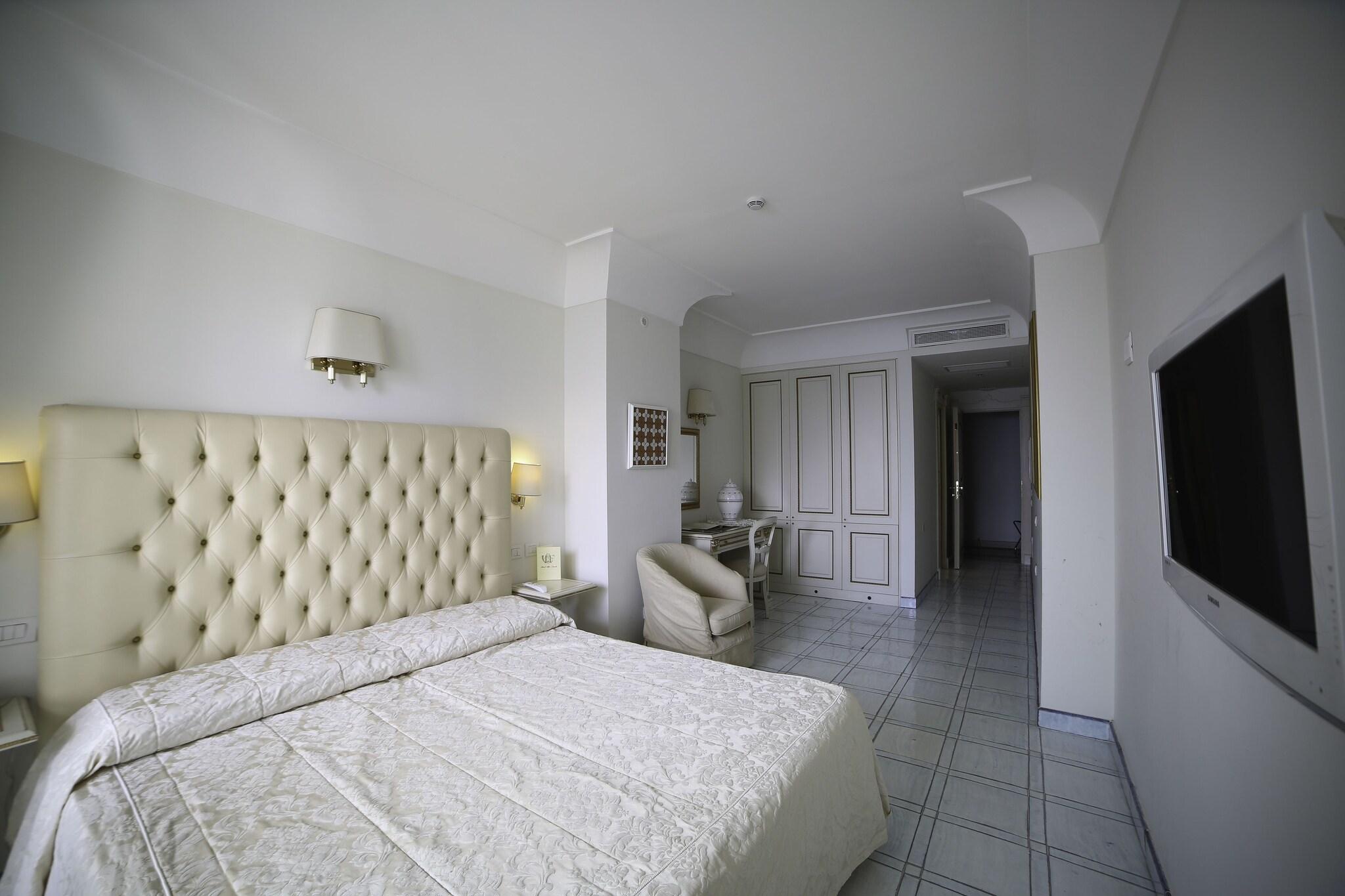 Double Superior Queen Bed