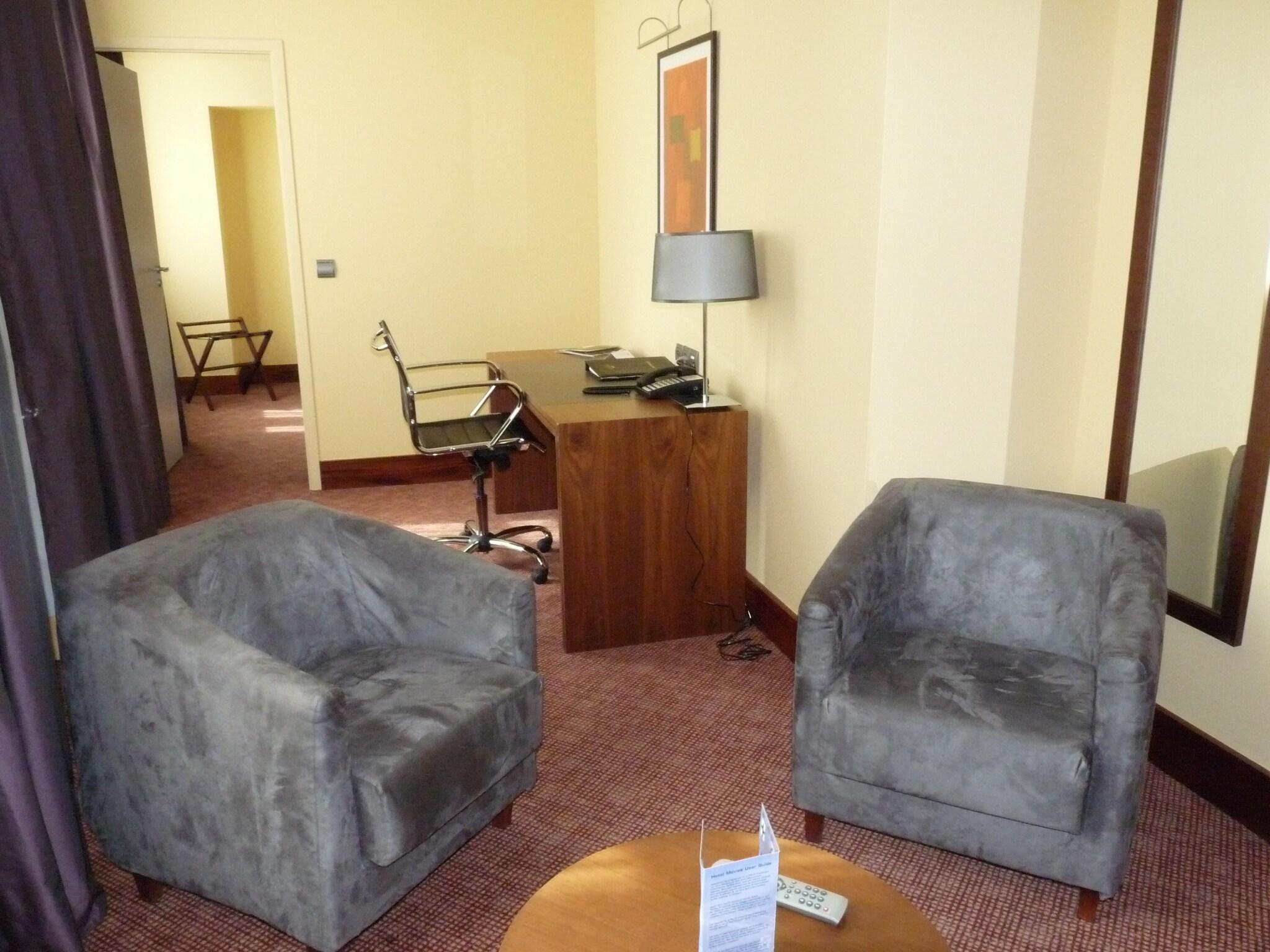 Suite Queen Size Bed