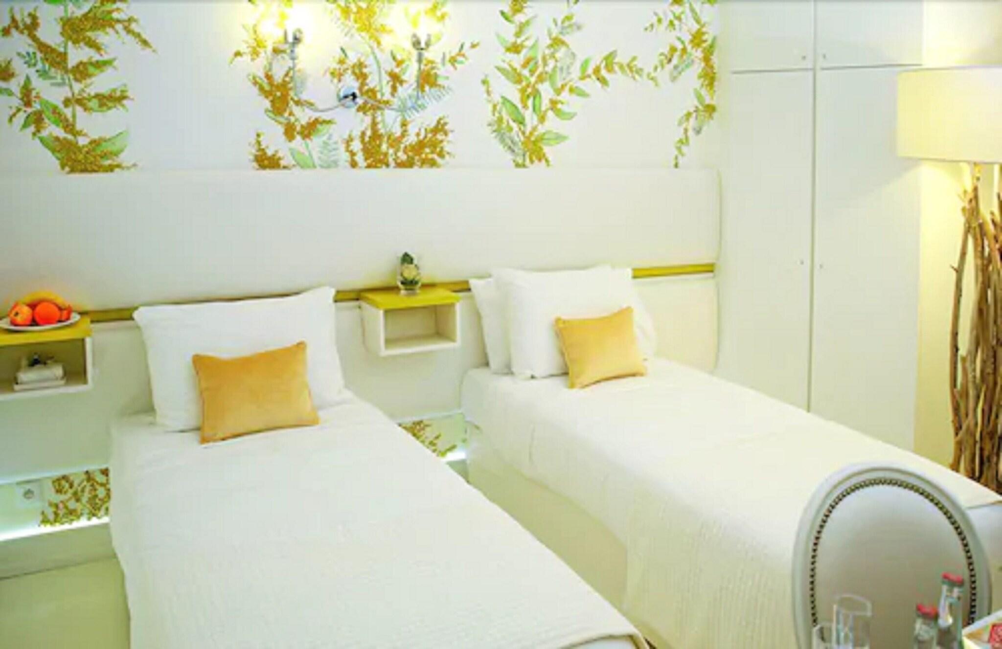 Double Deluxe King Bed