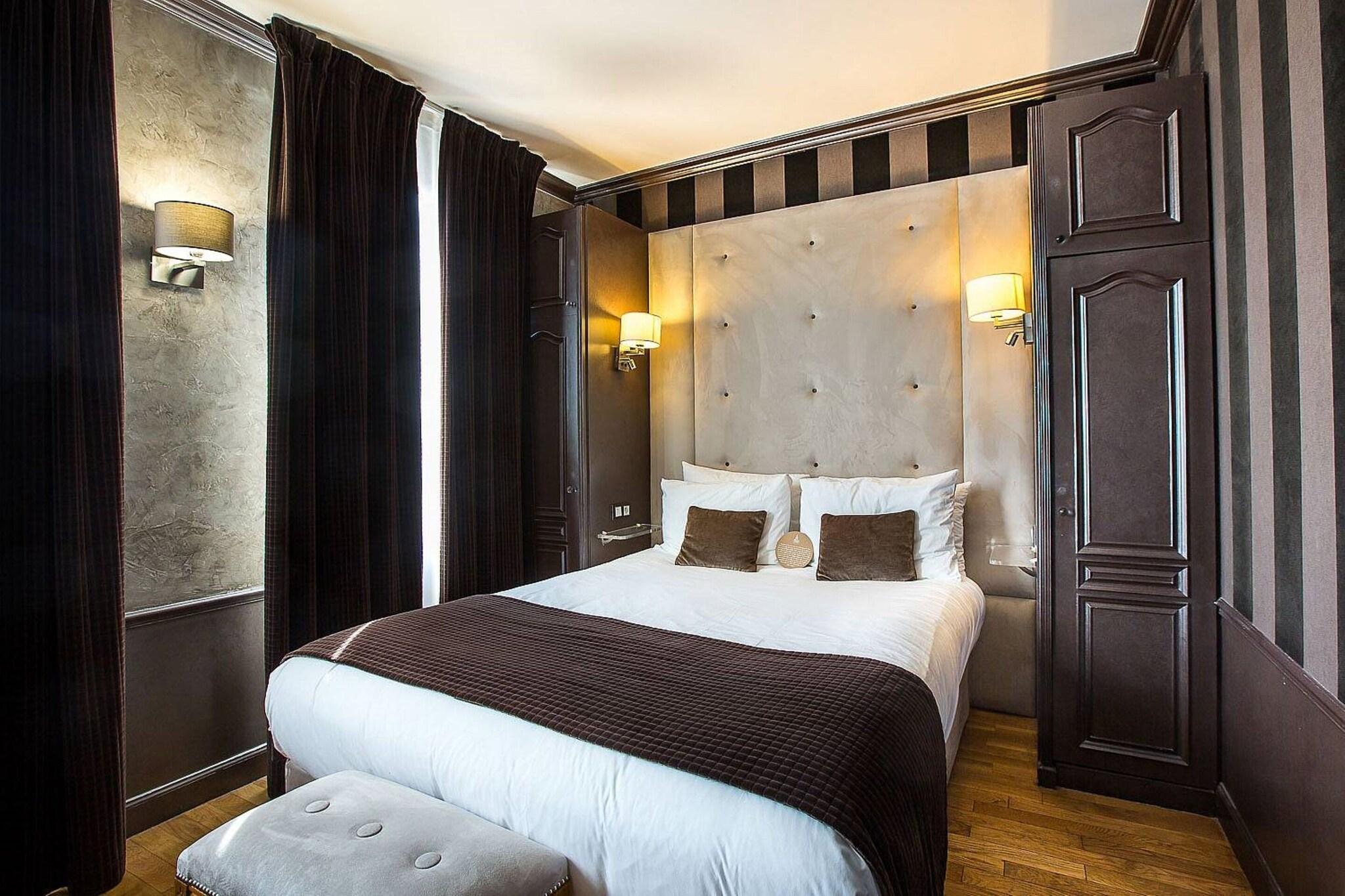 Double Deluxe King Bed