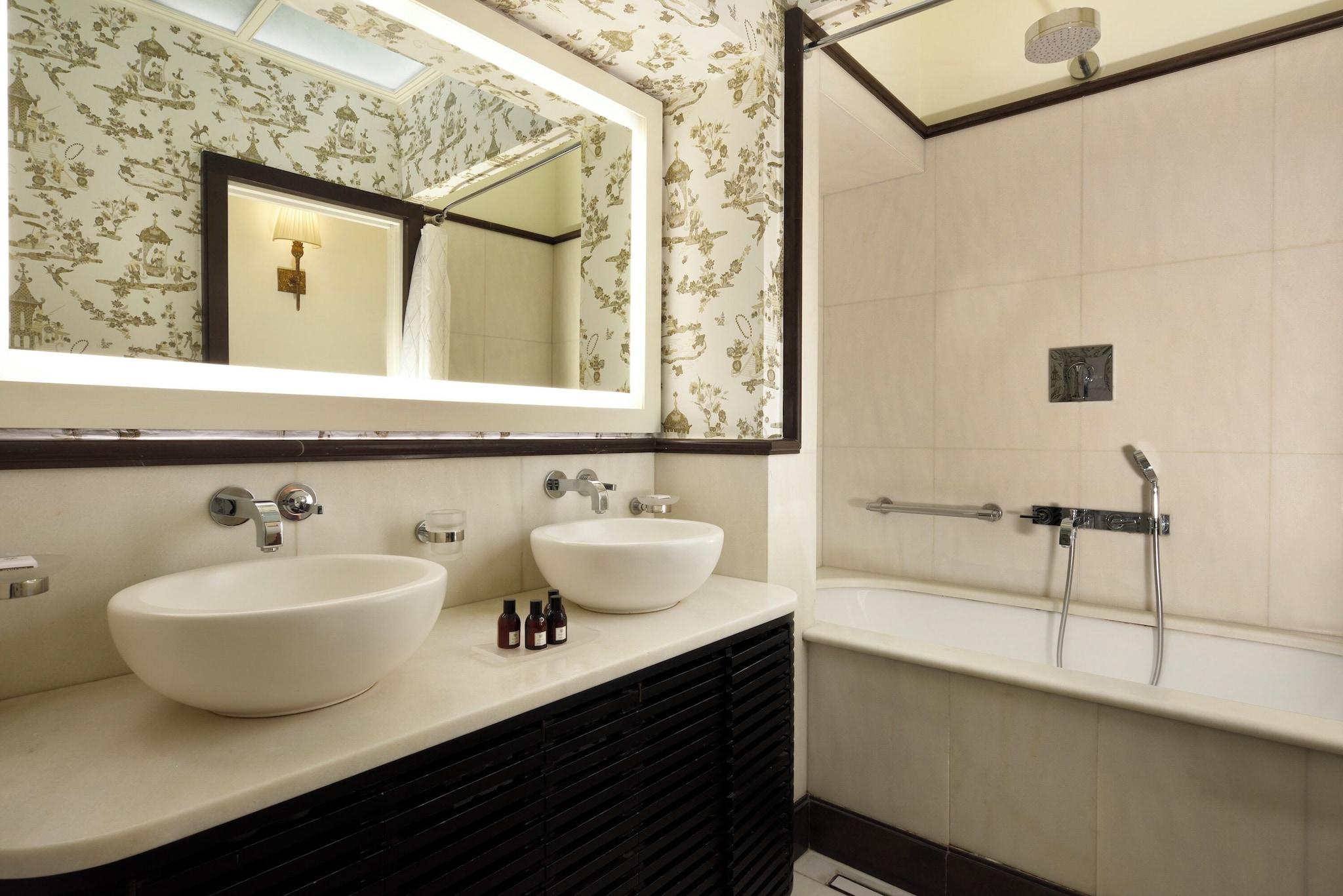 Double Deluxe with Views