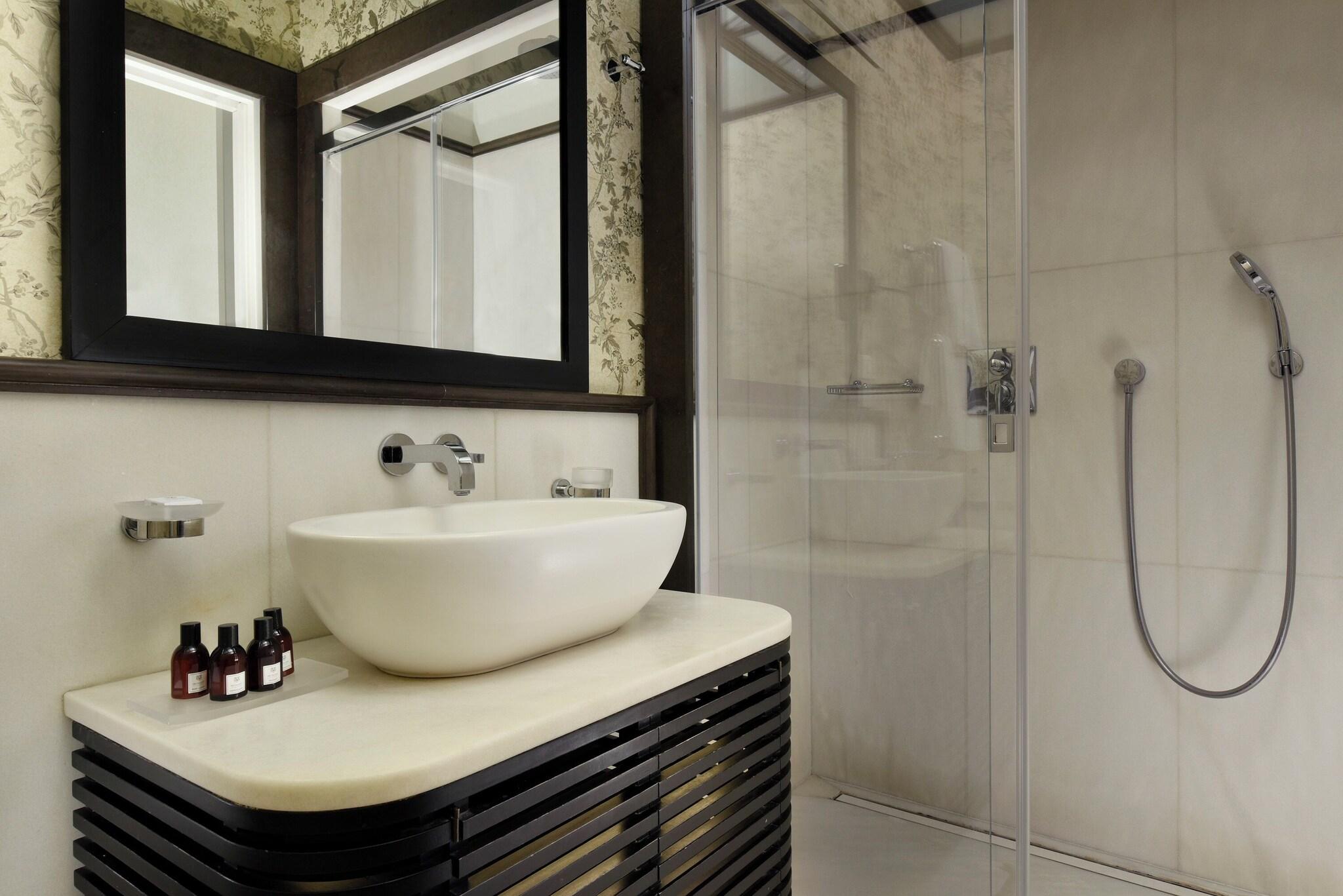 Double Deluxe with Views