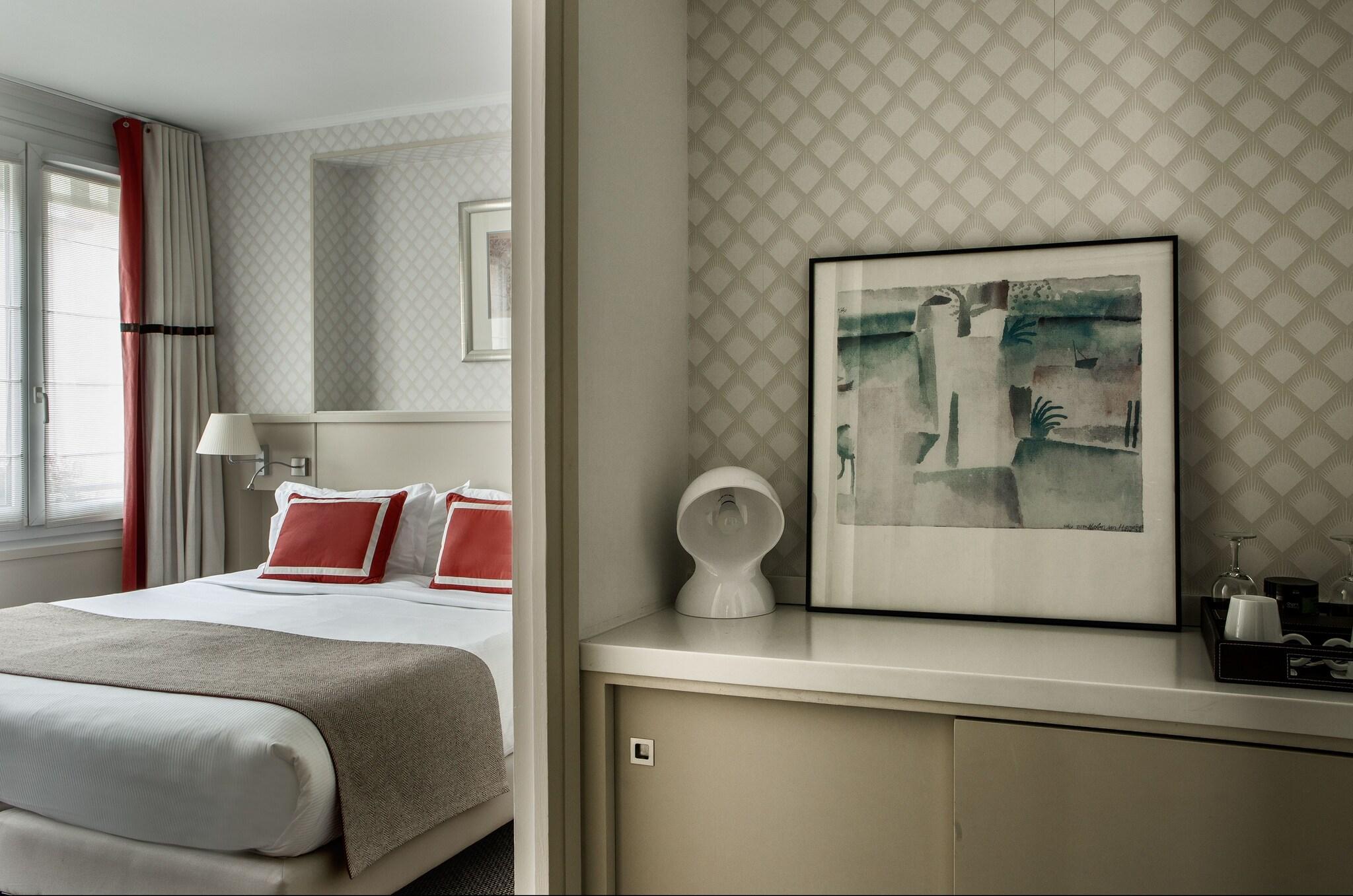 Double Classic Queen Bed