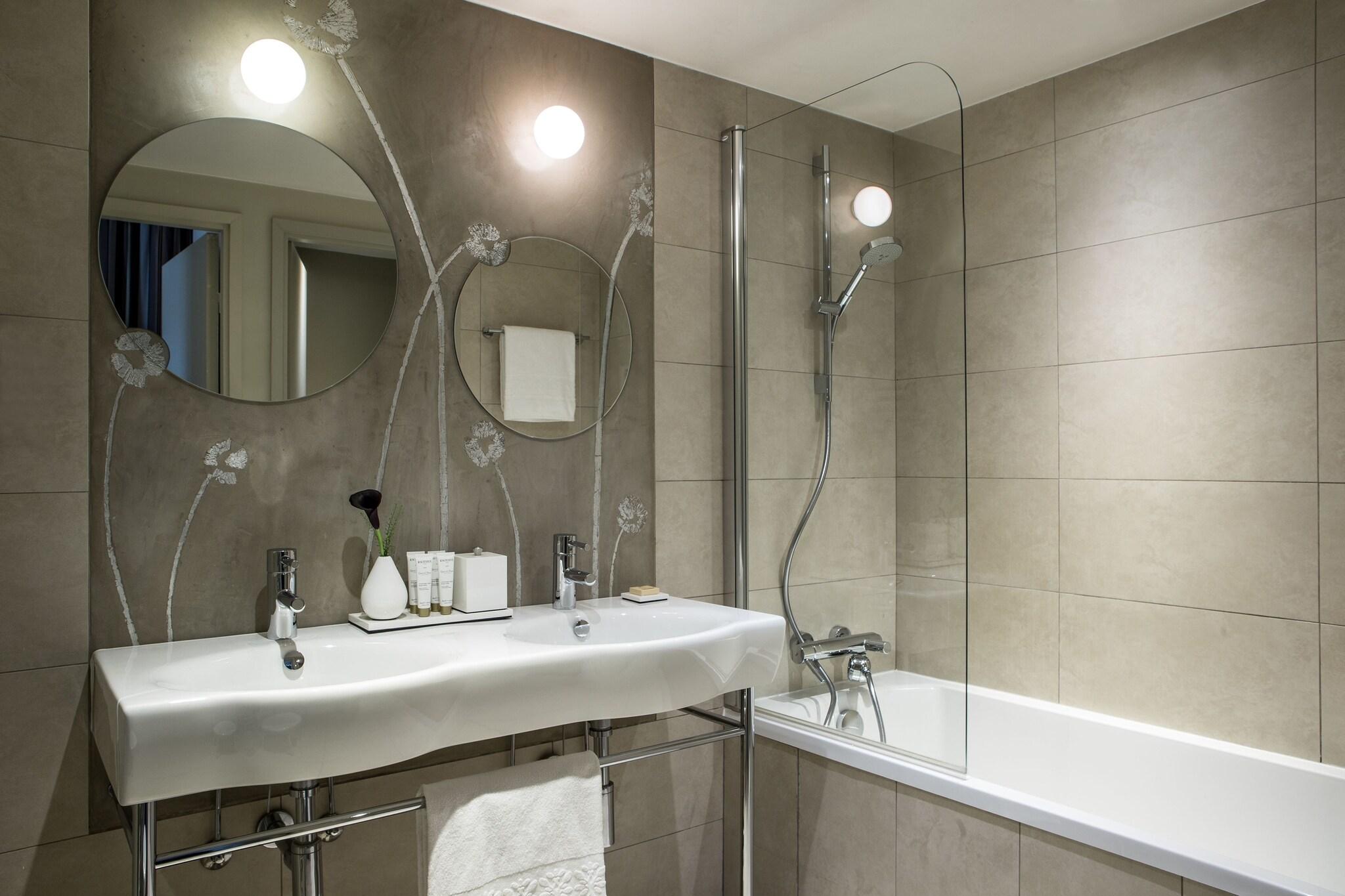 Double King Size Bed