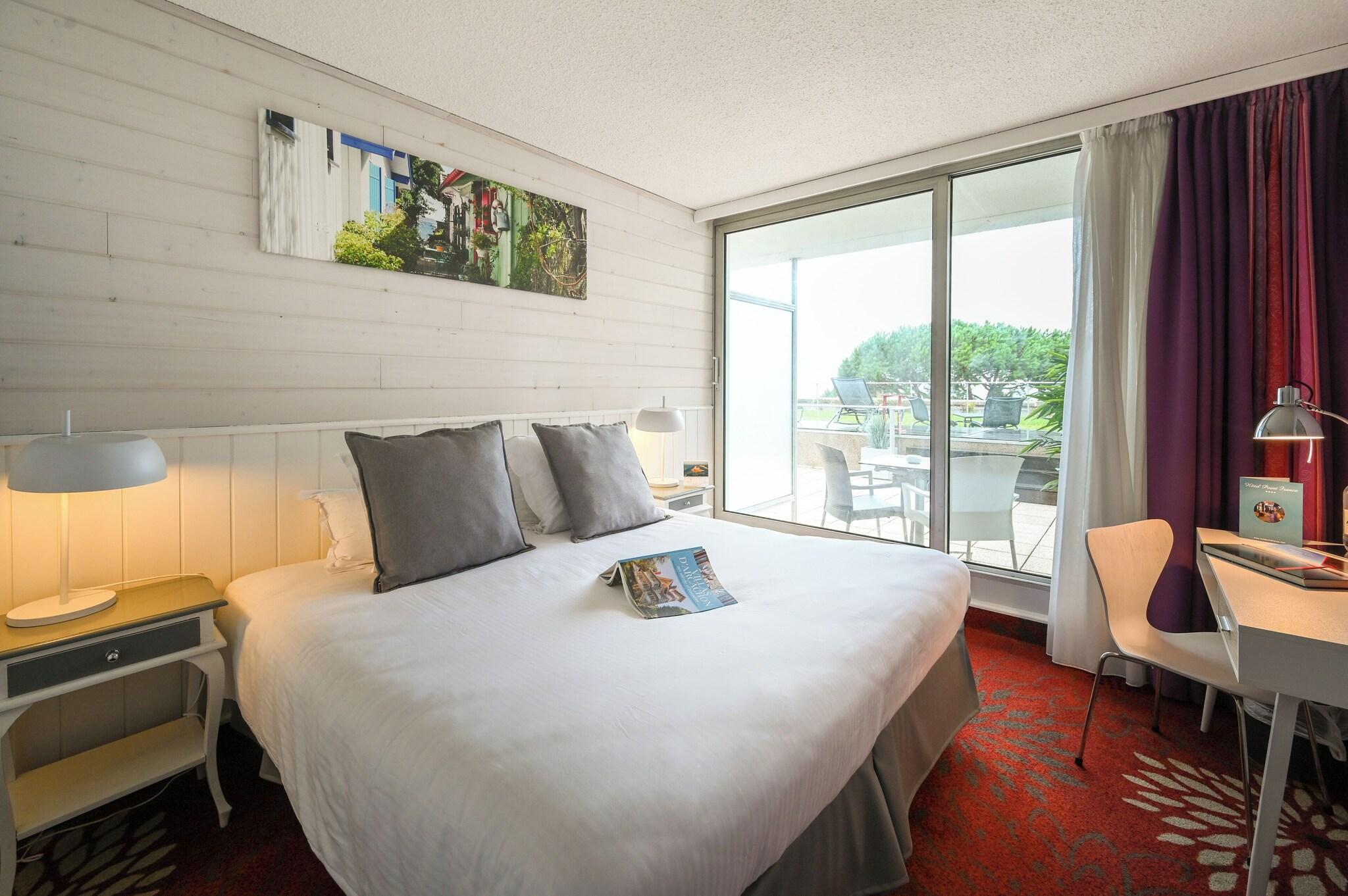 Double Queen Size Bed