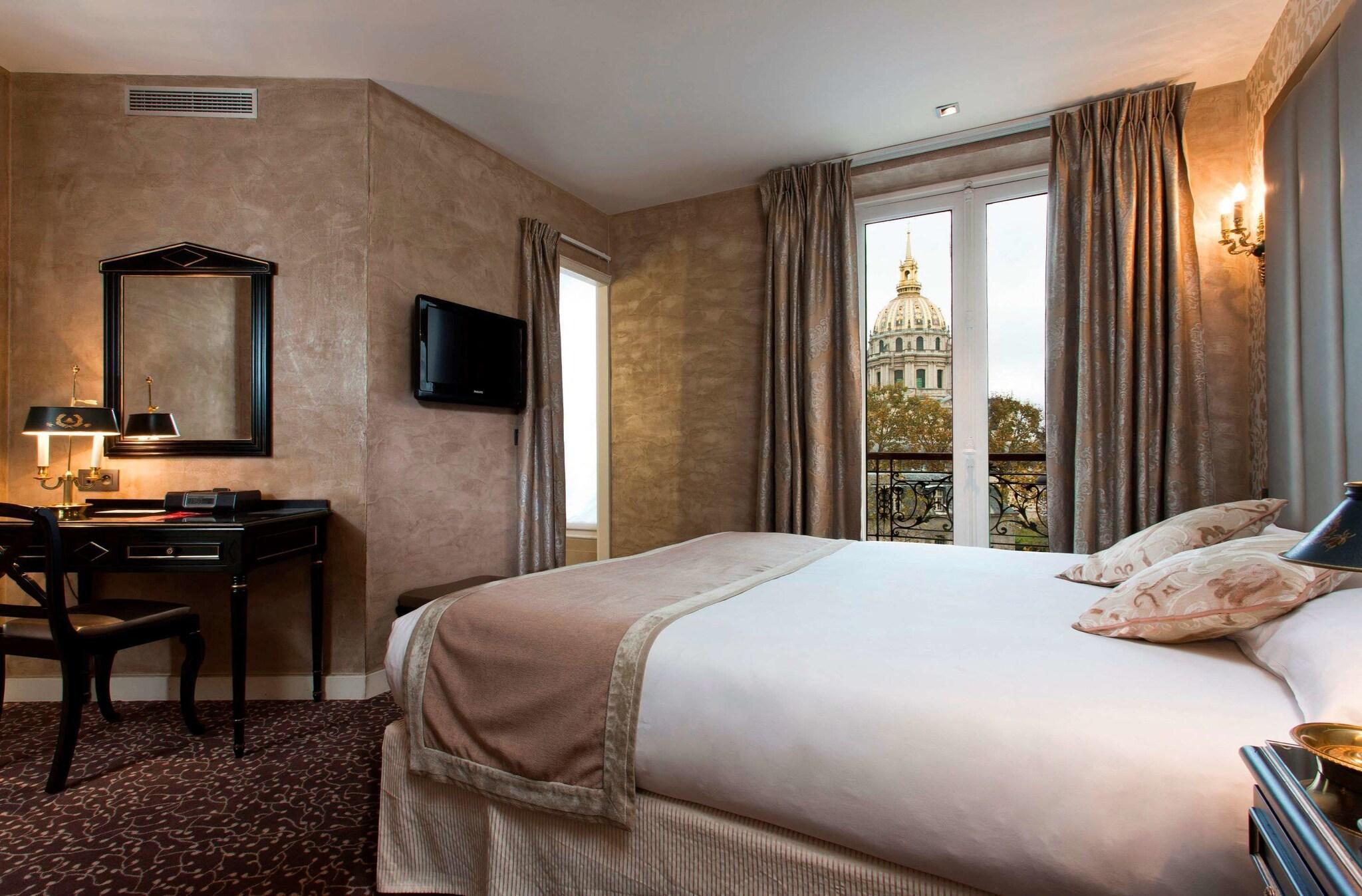 Quadruple Two Queen Beds