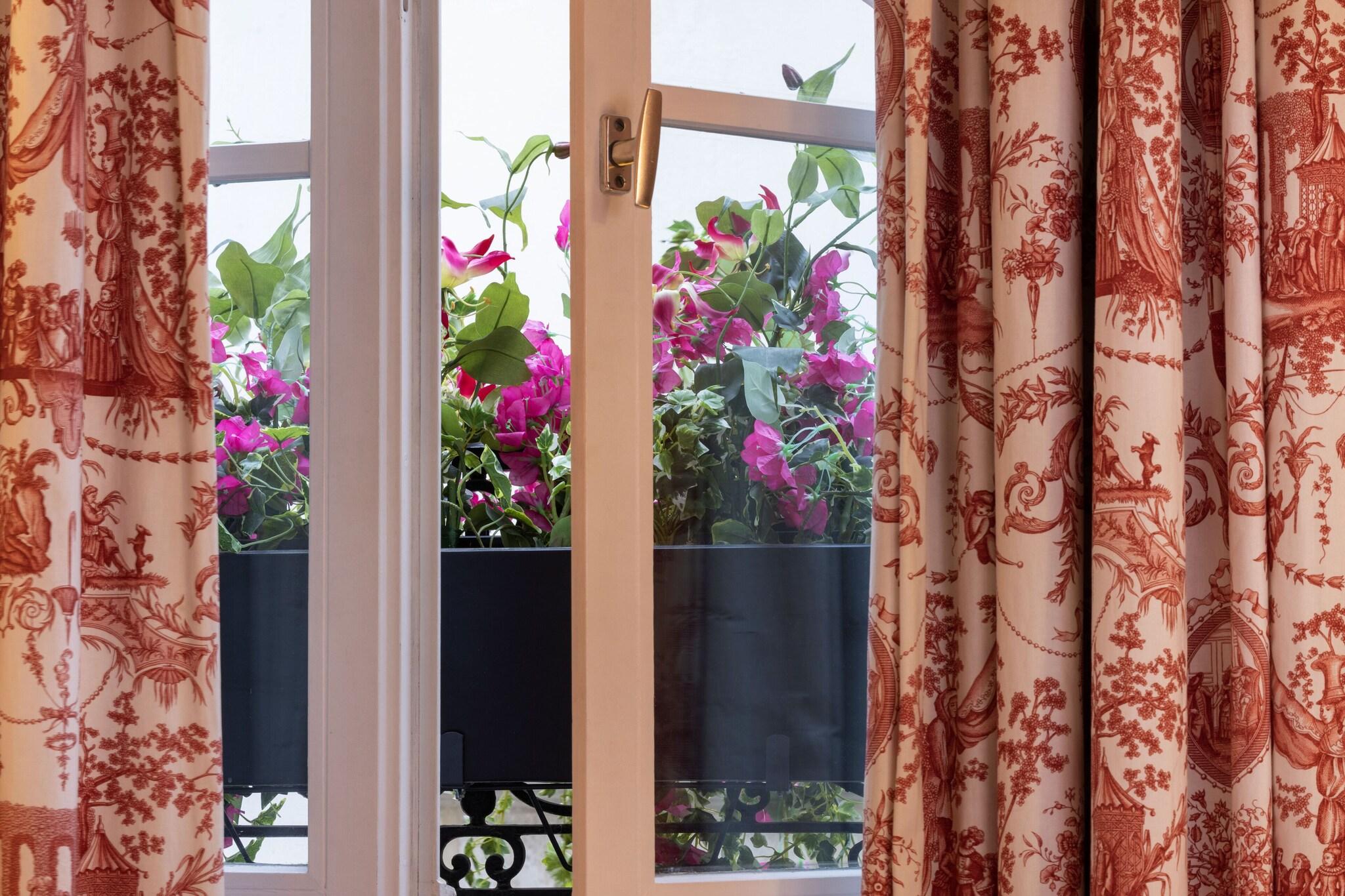 Double Superior Queen Bed