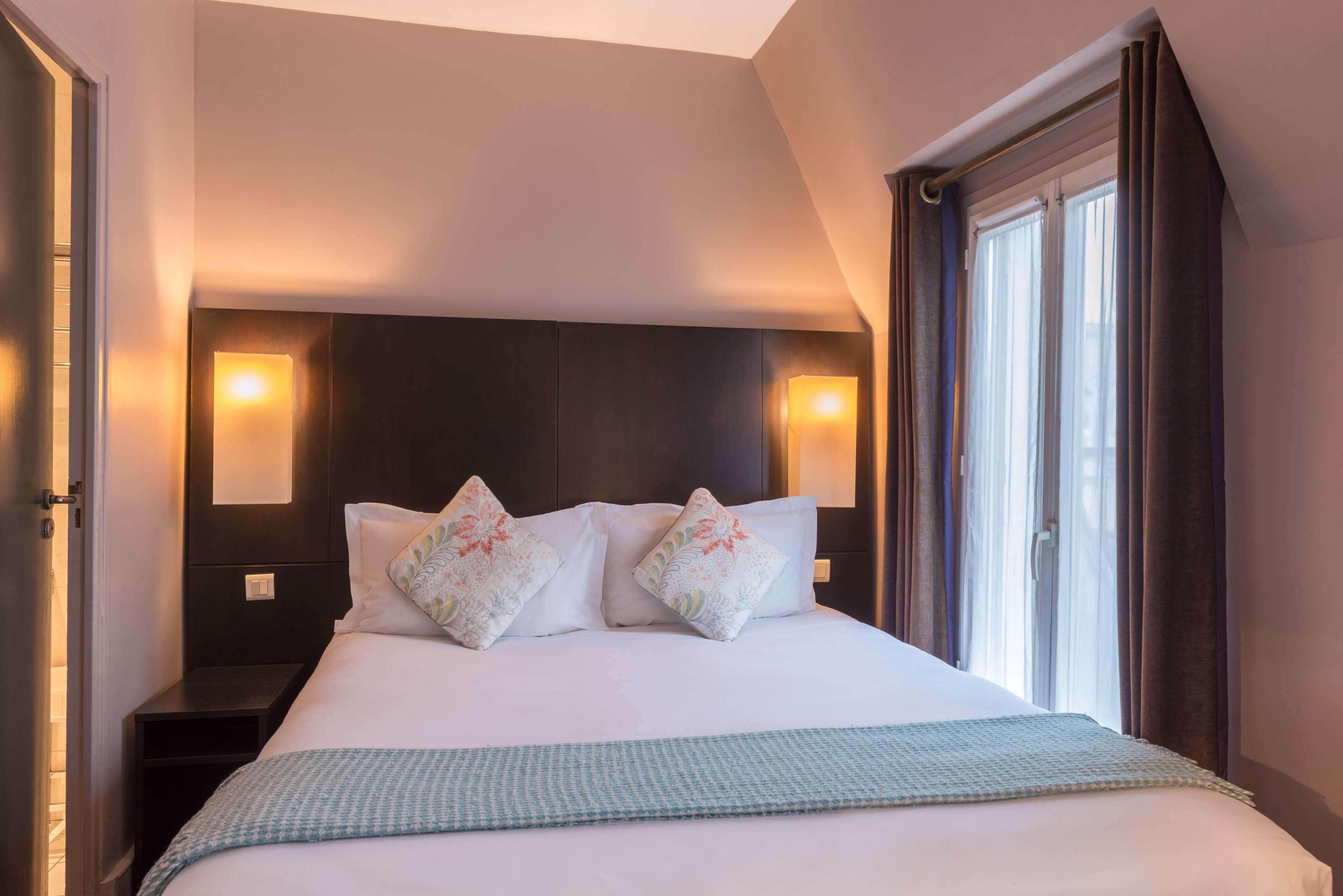 Double Queen Size Bed