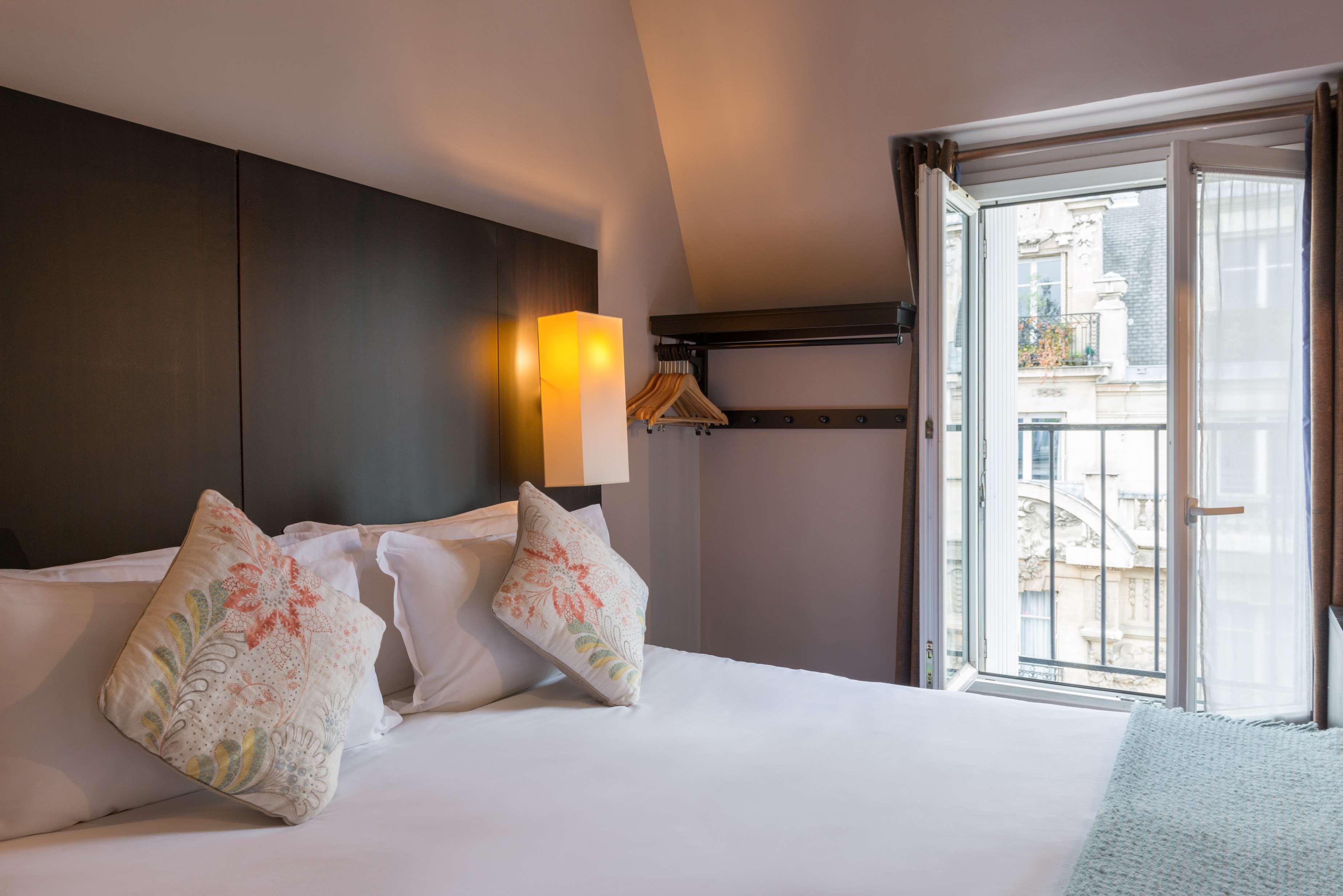 Double Queen Size Bed