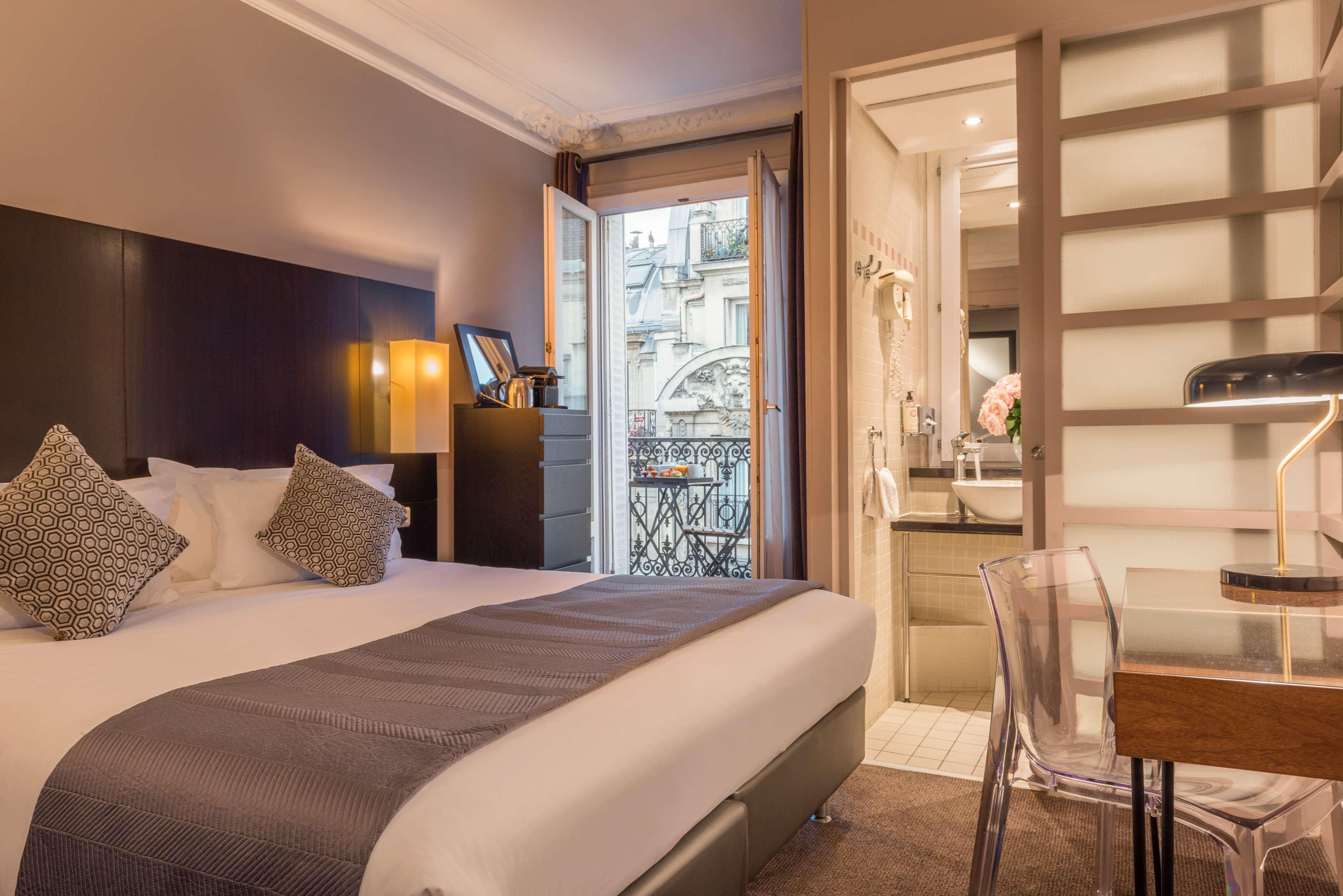 Double King Bed Non Smoking