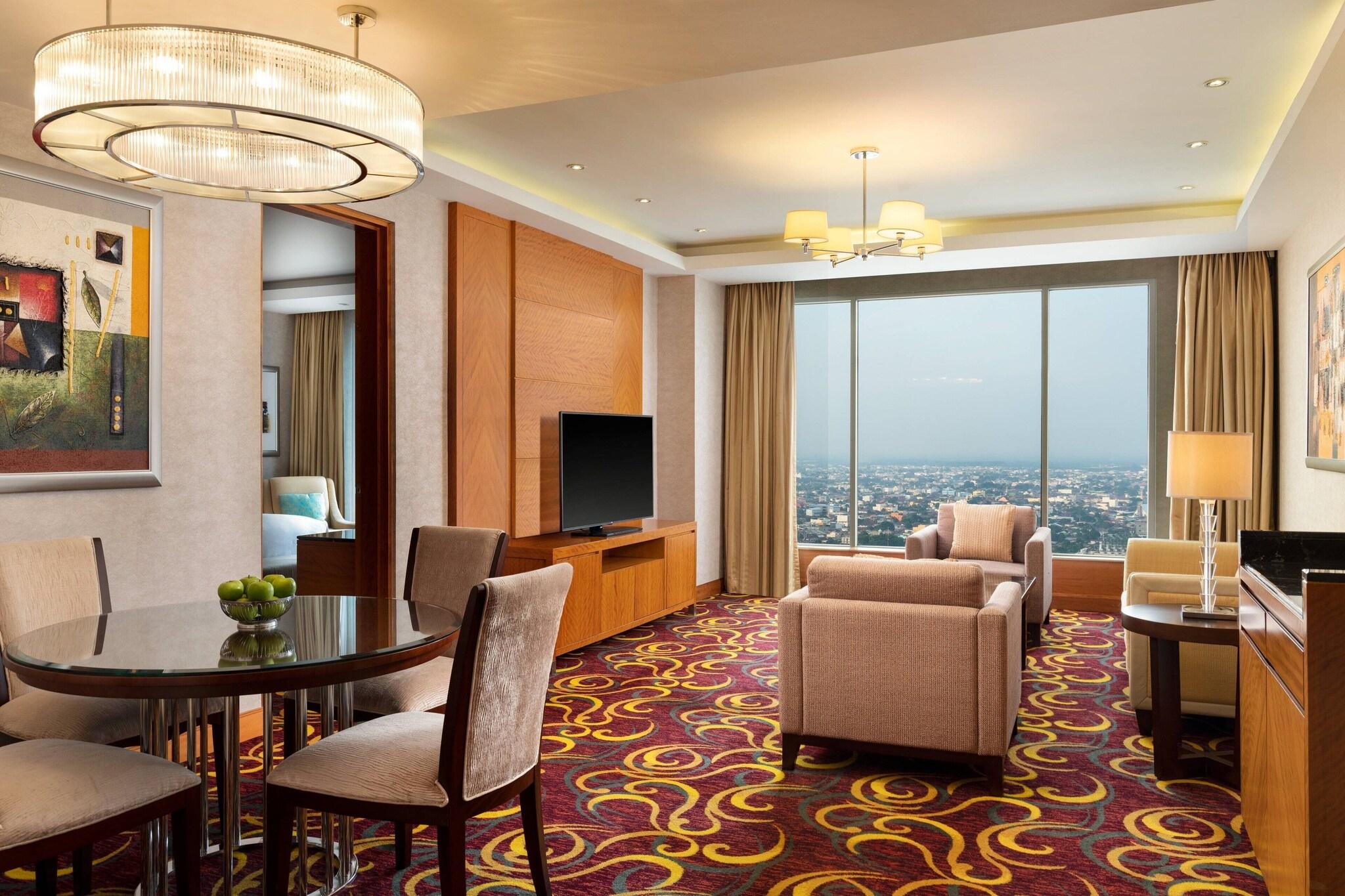 Junior Suite City View King Bed