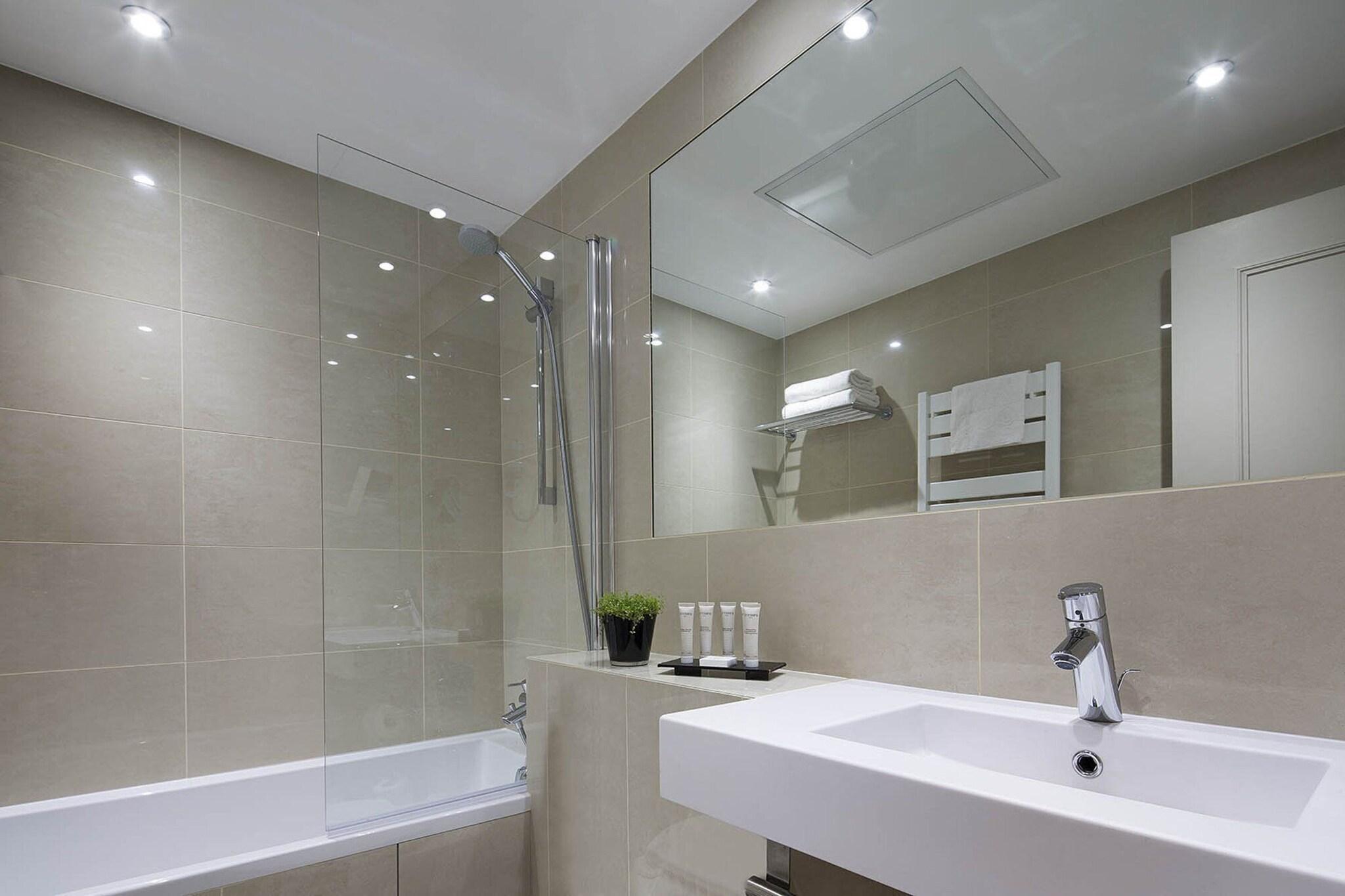 Double Connecting Room