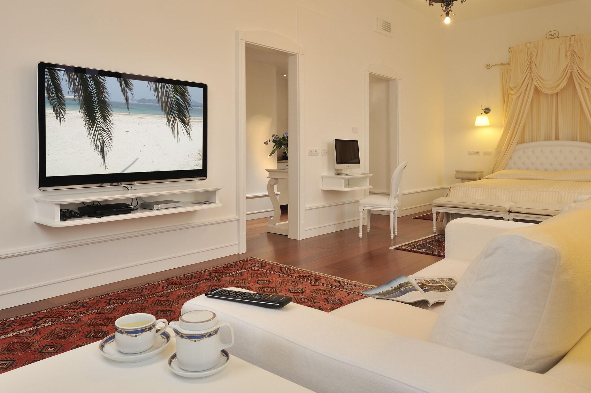 Suite with Private Pool