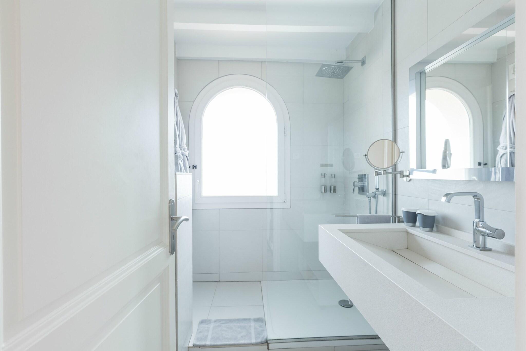 Double Queen Size Bed