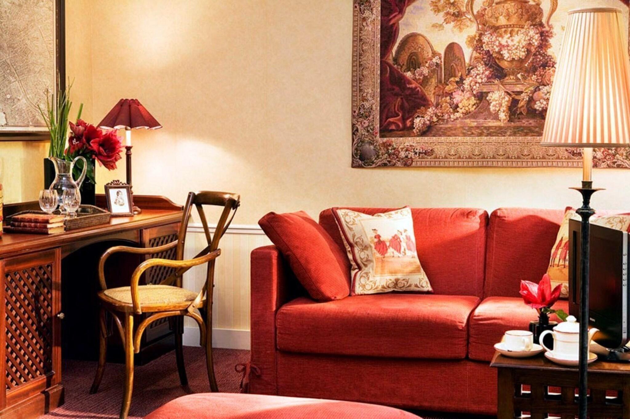 Junior Suite Queen Size Bed