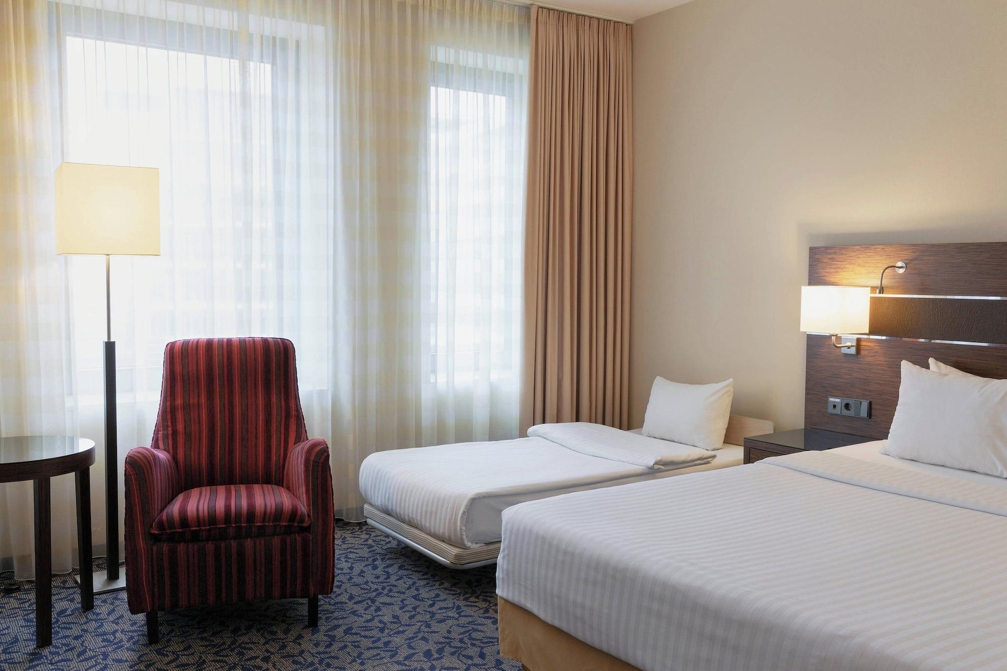 Double Deluxe King Bed